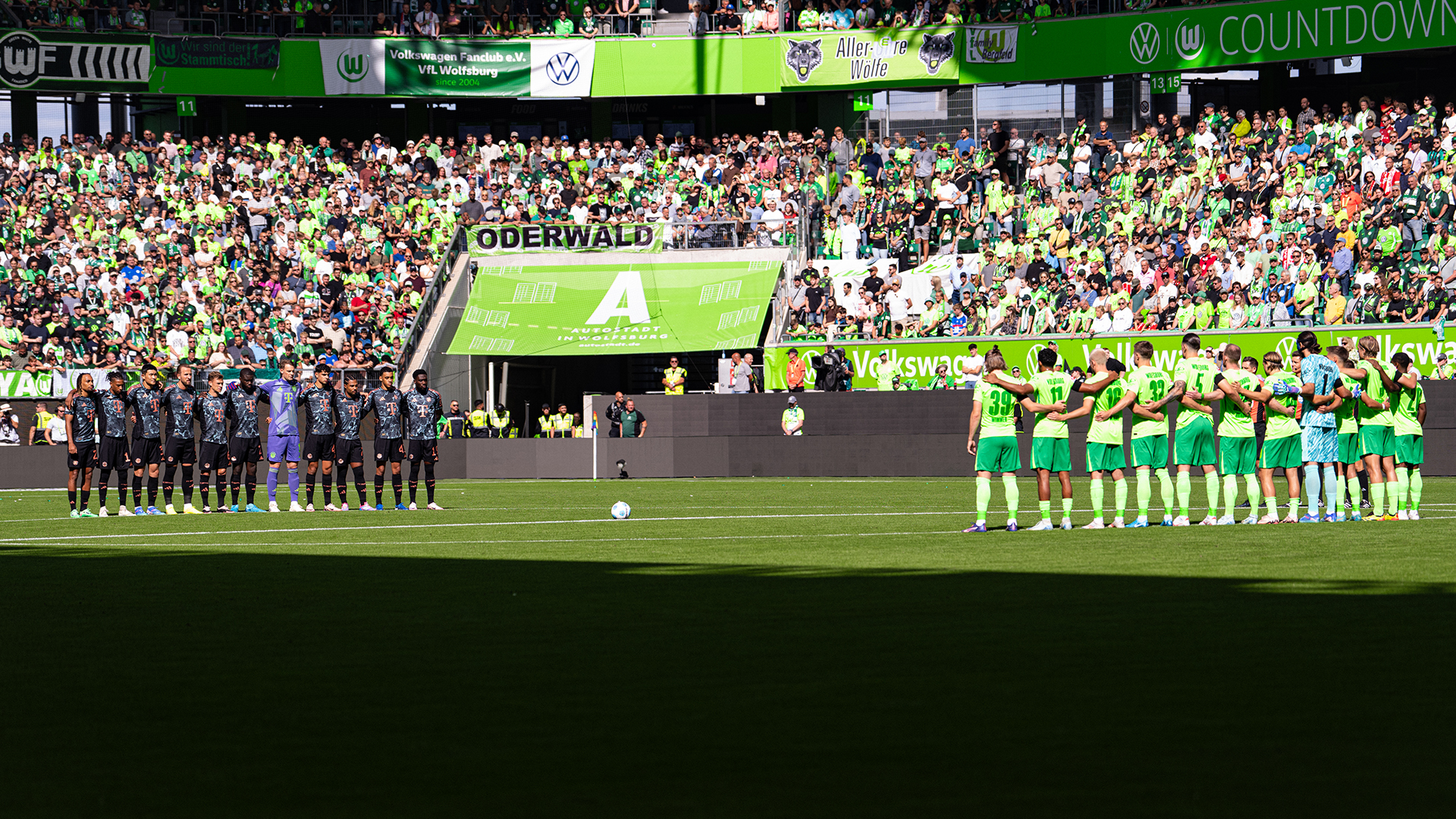 Minuto silencio FC Bayern in Wolfsburg