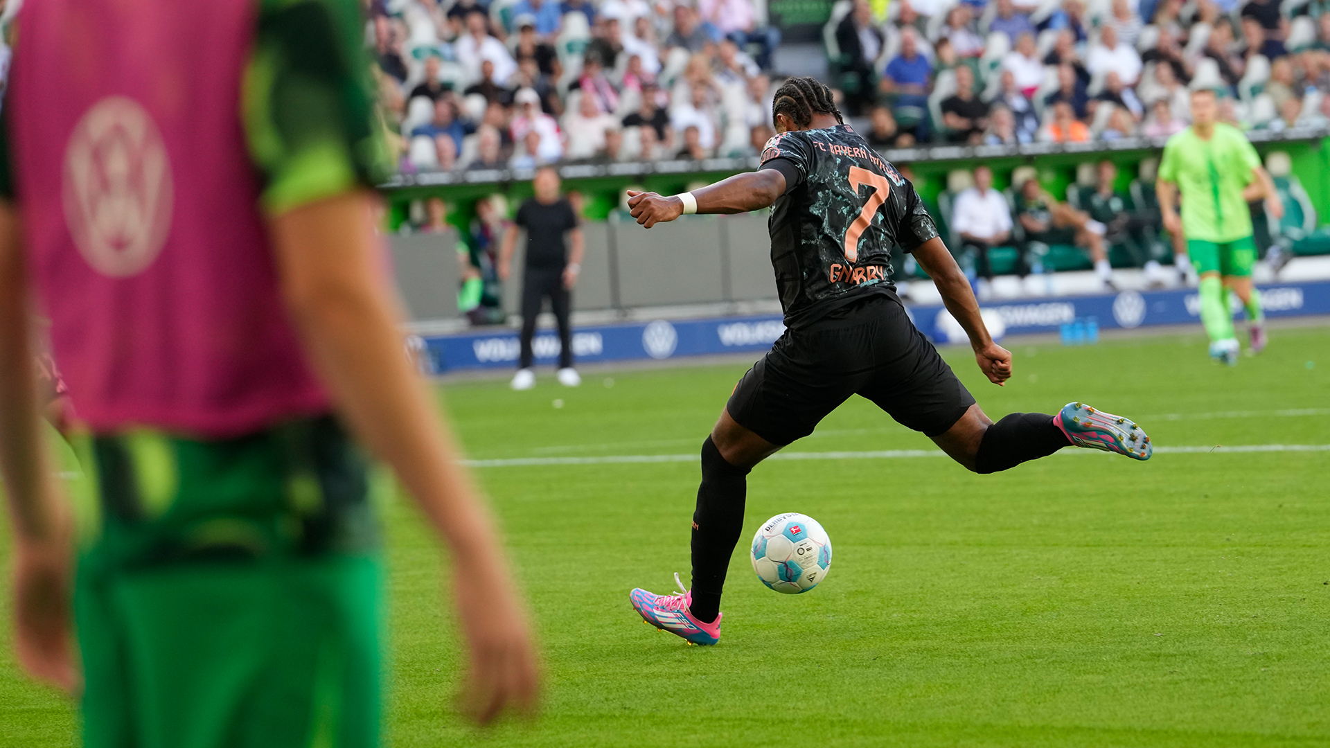 Jugada partido Bundesliga VfL Wolfsburg vs. FC Bayern