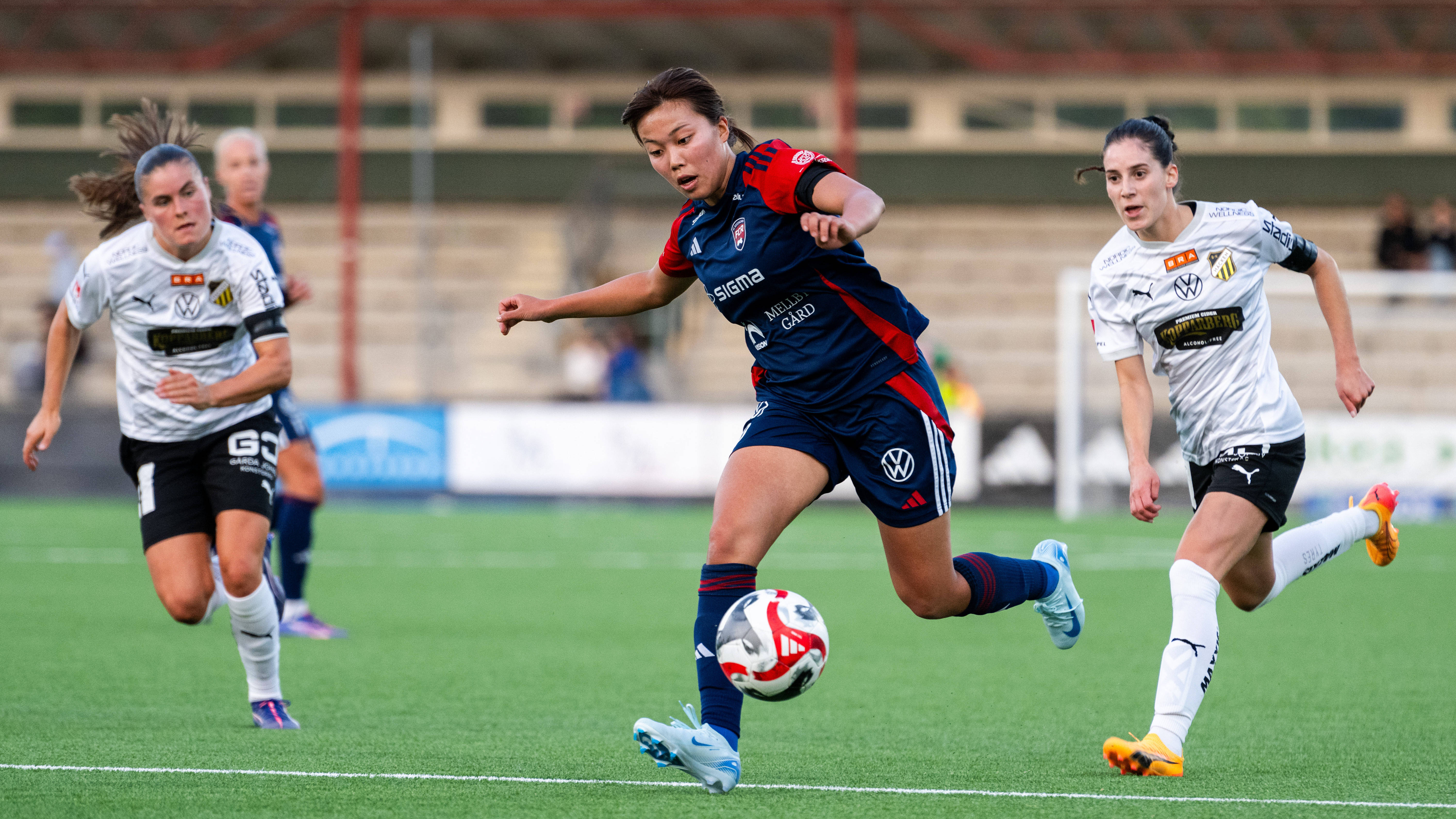 Momoko Tanikawa im Einsatz für den FC Rosengård.