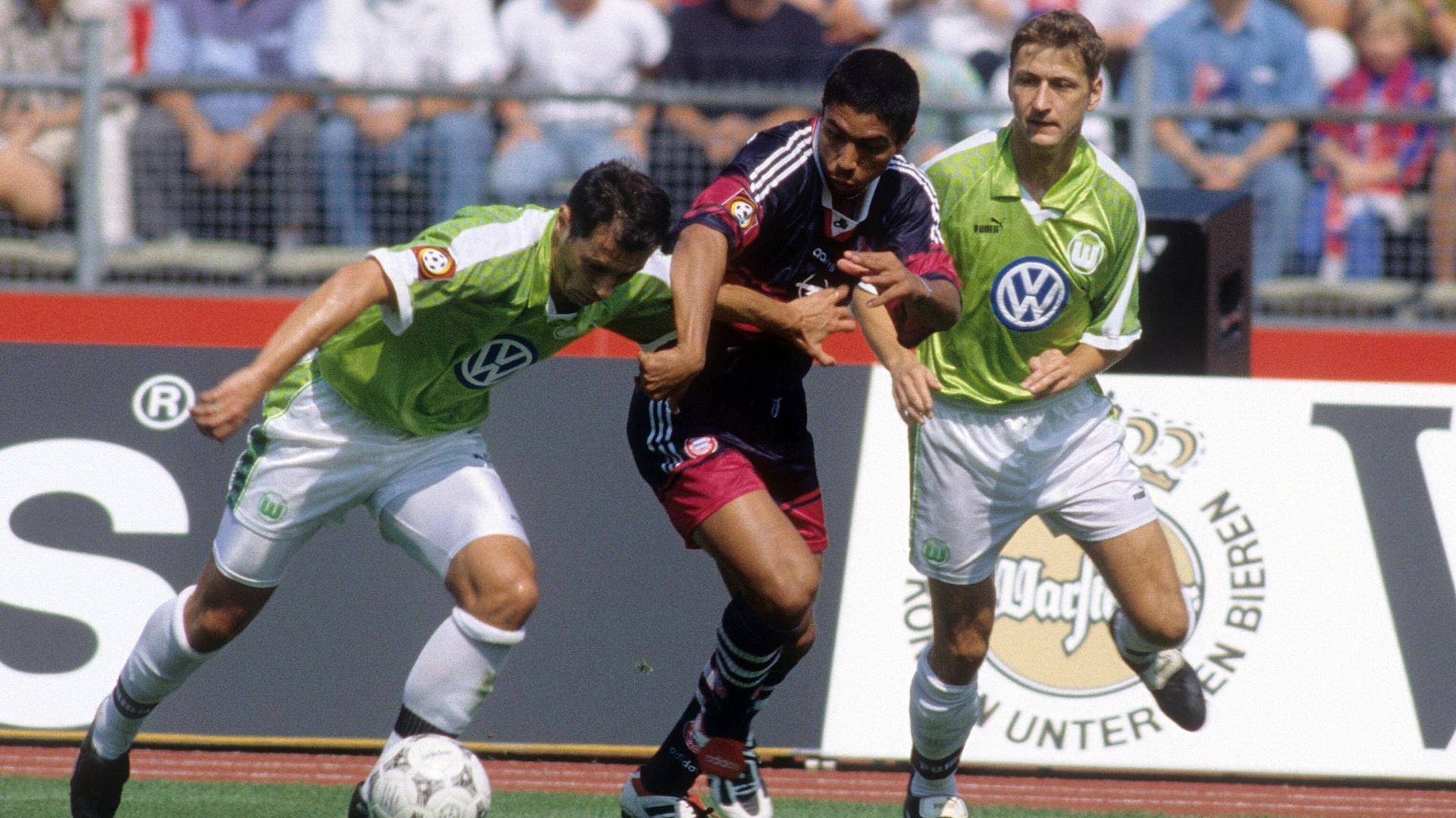 FC Bayern's Giovane Elber in the match against VfL Wolfsburg in 1997