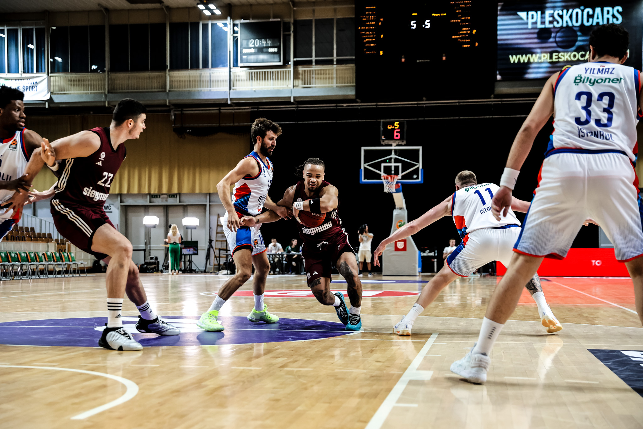 Testspielniederlage des FC Bayern Basketball gegen Anadolu Efes