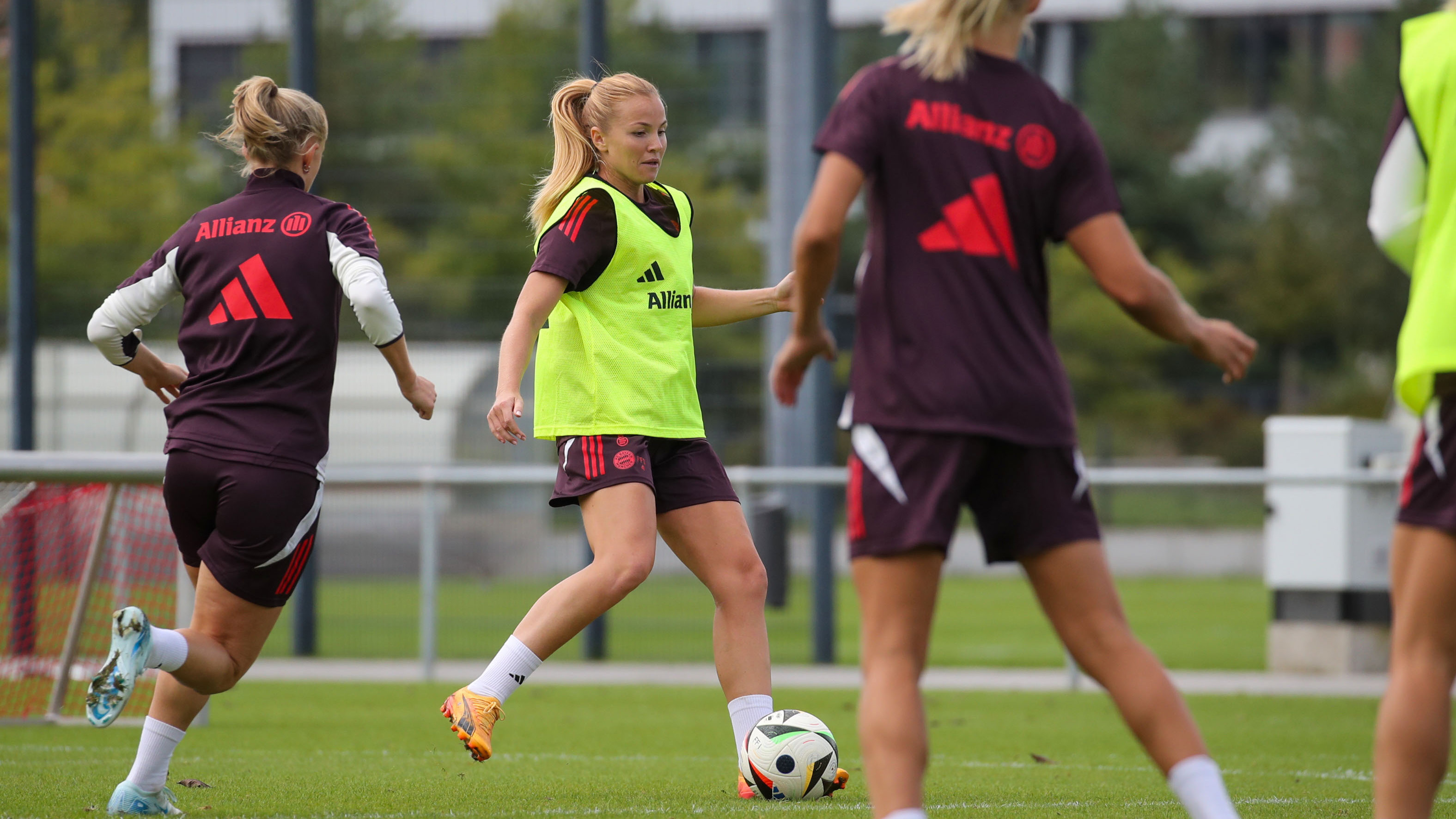 Glódís Perla Viggósdóttir im Training der FC Bayern Frauen.