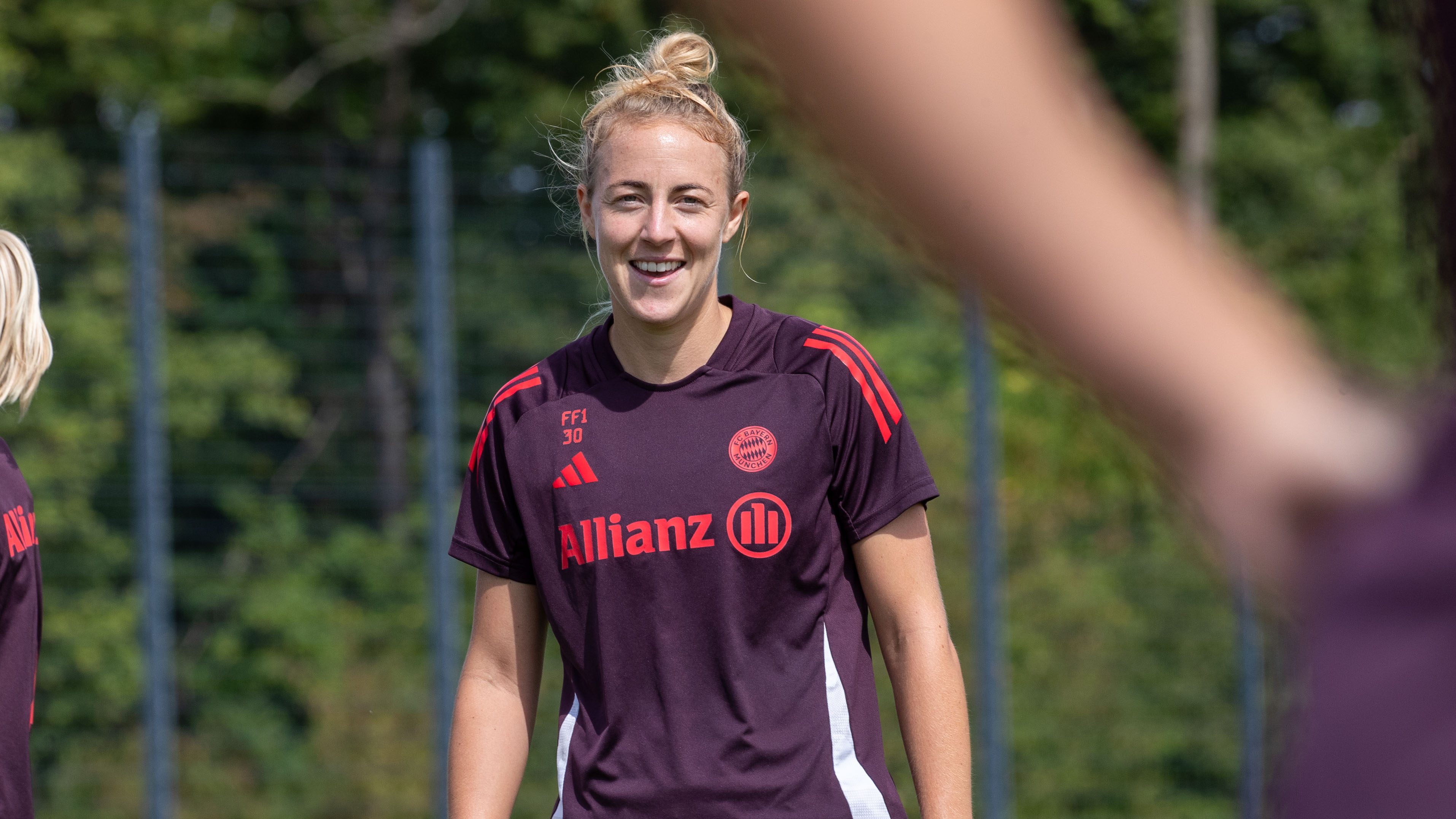 Caro Simon während des Trainings der FC Bayern Frauen