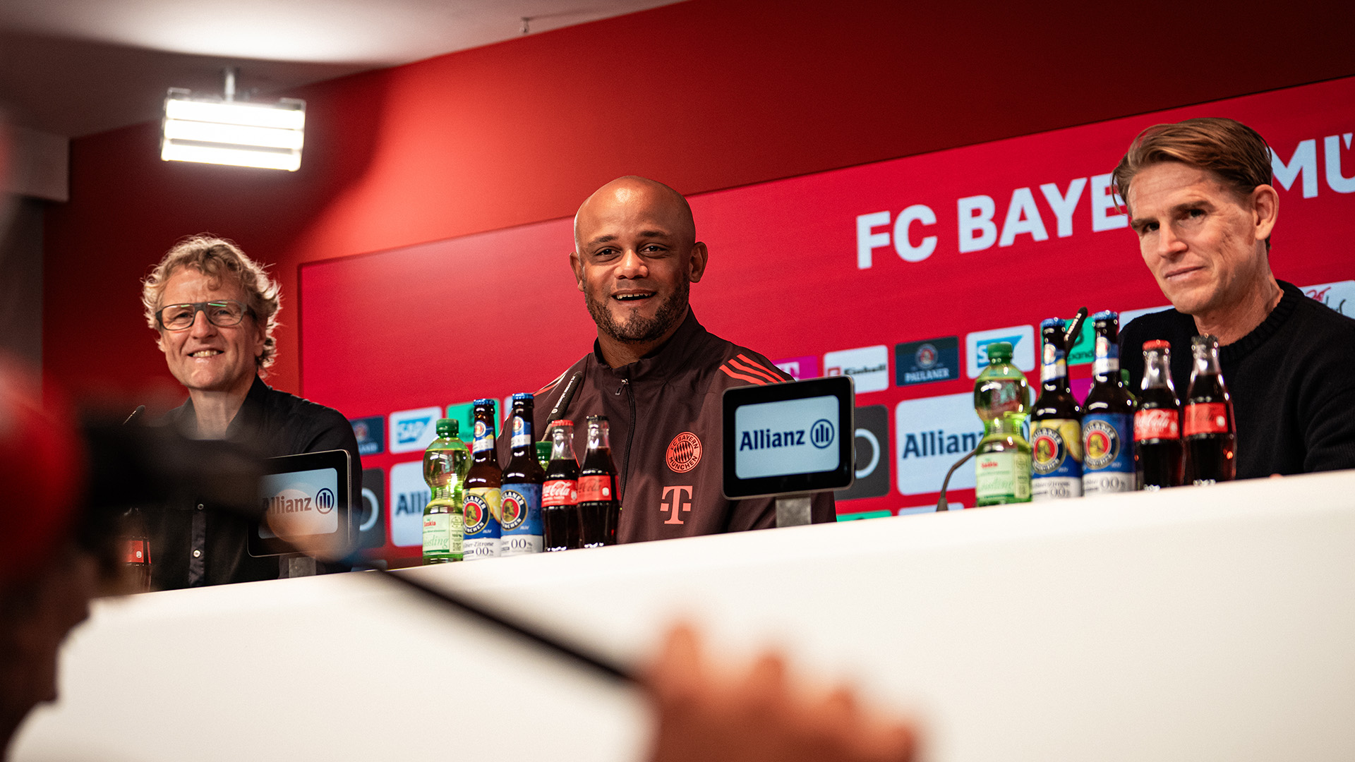 Vincent Kompany speaks in the FC Bayern press conference.