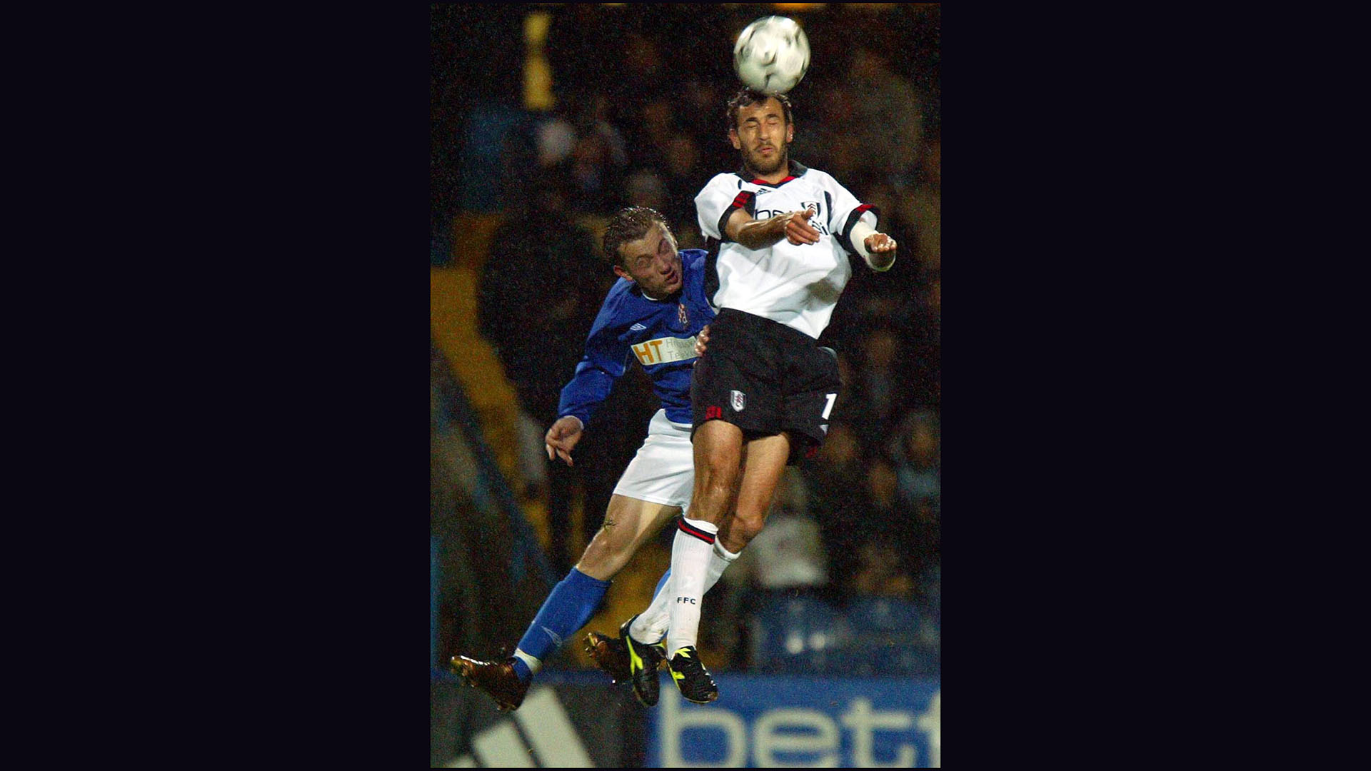 Ivica Olić (left) in an aerial duel in Dinamo Zagreb’s UEFA Cup match against Fulham.