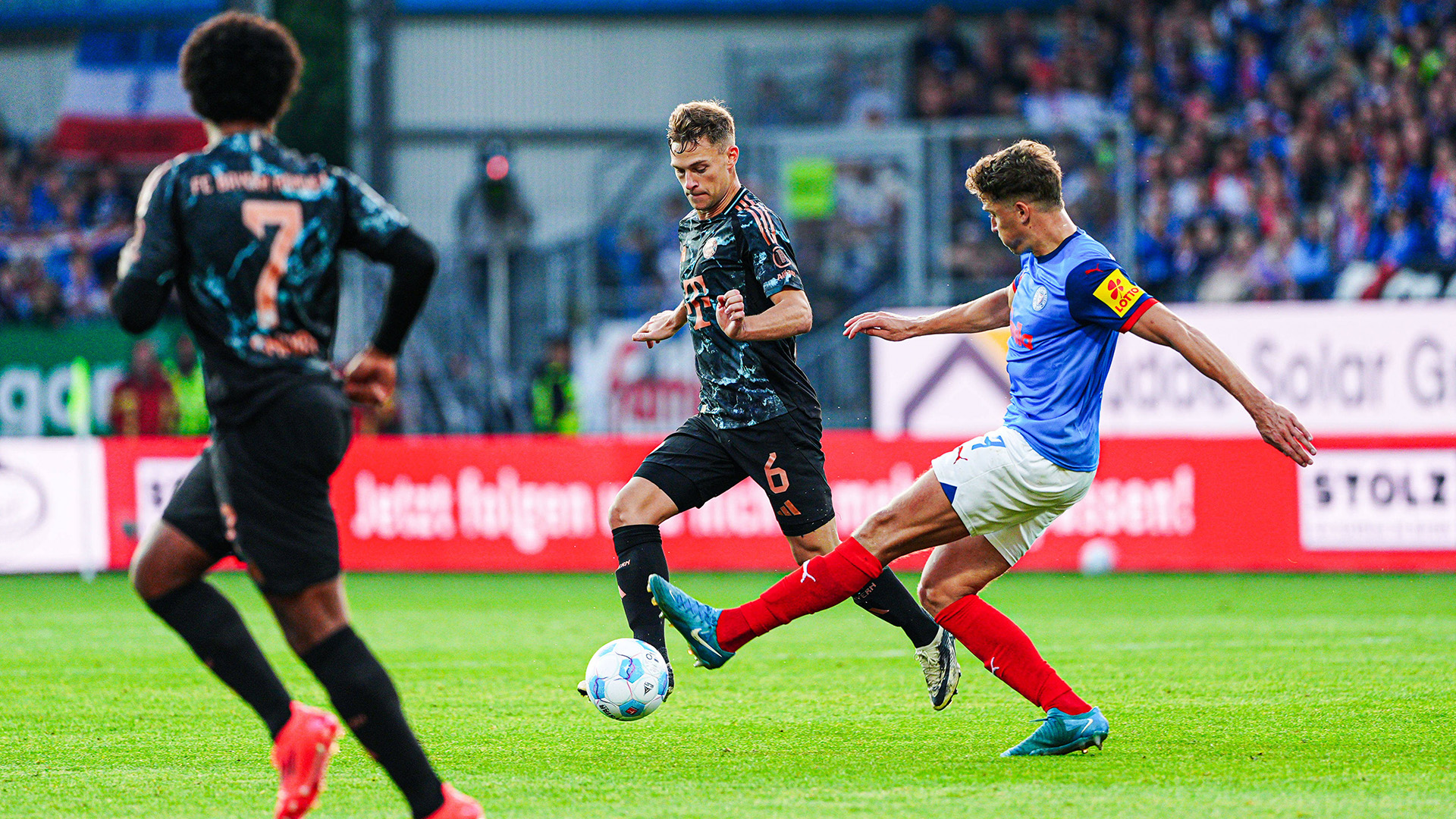 Joshua Kimmich against Holstein Kiel