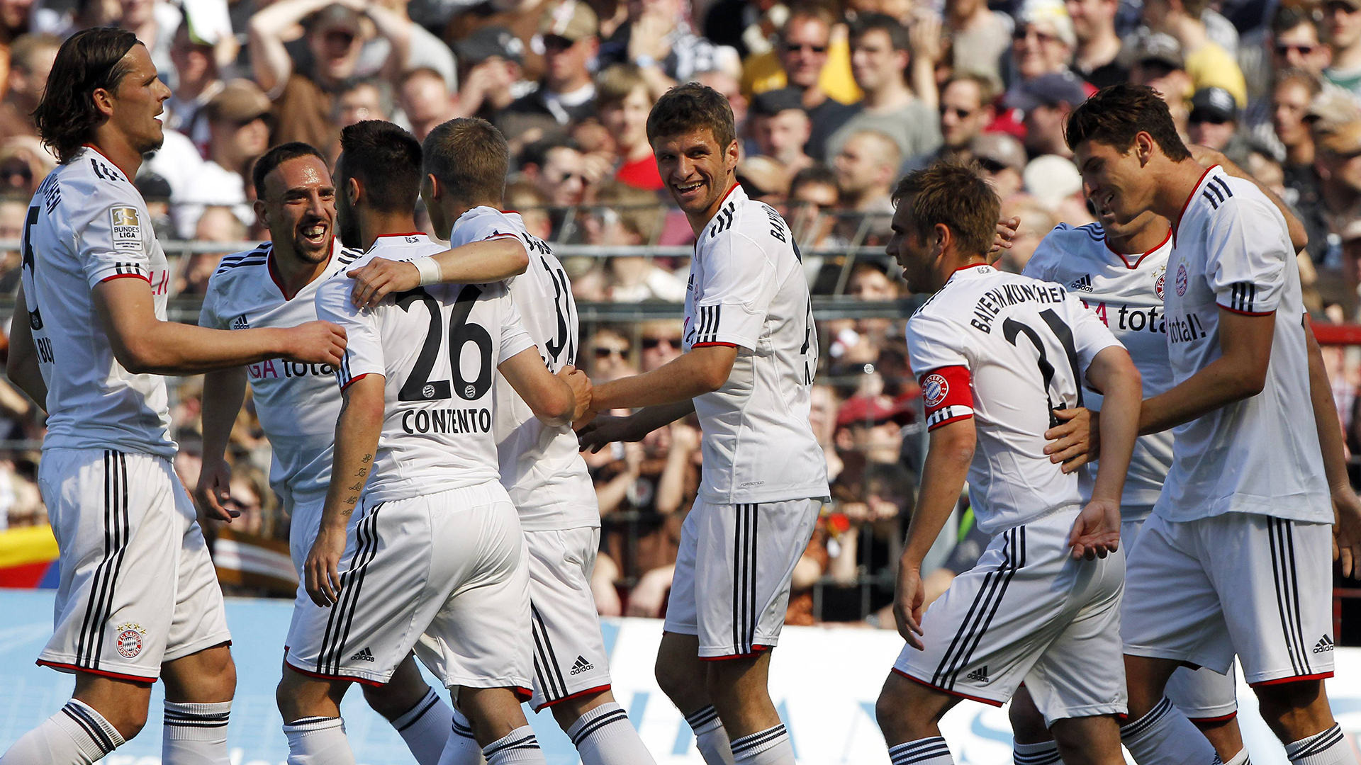 FC Bayern pros in the match against FC St. Pauli in 2011