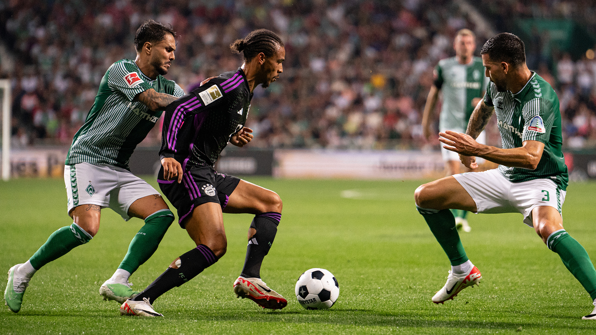 Leroy Sané vom FC Bayern im Spiel gegen Werder Bremen 2023