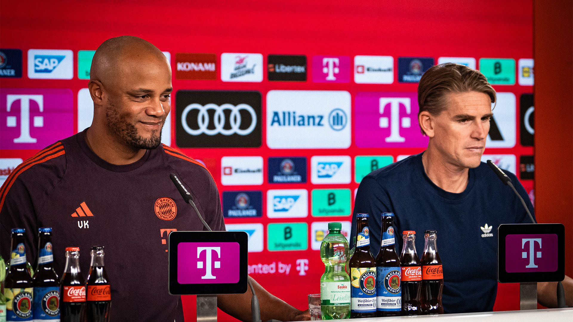 Vincent Kompany spricht im Pressetalk des FC Bayern.