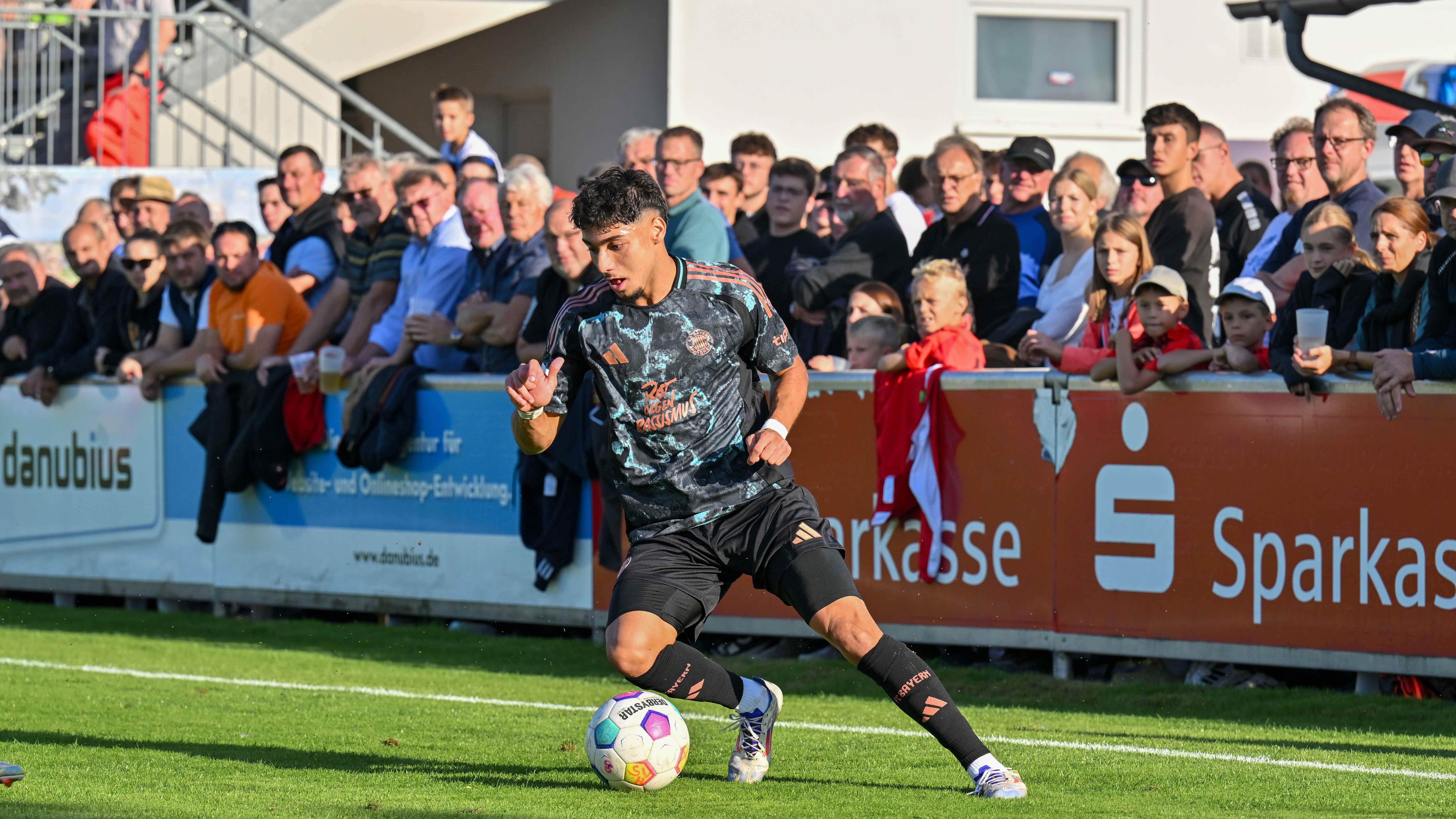 Emirhan Demircan von den FC Bayern Amateuren.