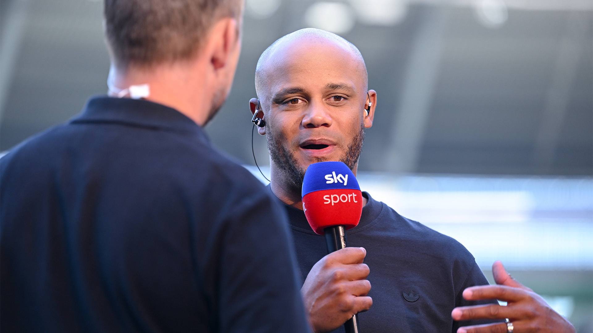 Vincent Kompany im Interview nach dem Spiel in Bremen