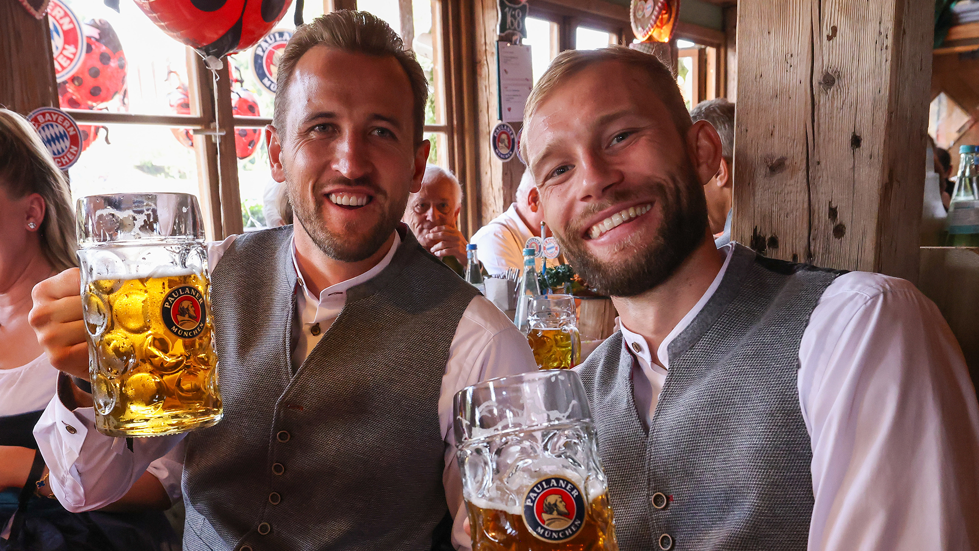 Traditioneller Besuch: Der FC Bayern auf dem Oktoberfest 2024