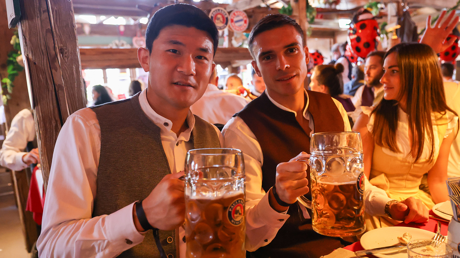 Traditioneller Besuch: Der FC Bayern auf dem Oktoberfest 2024