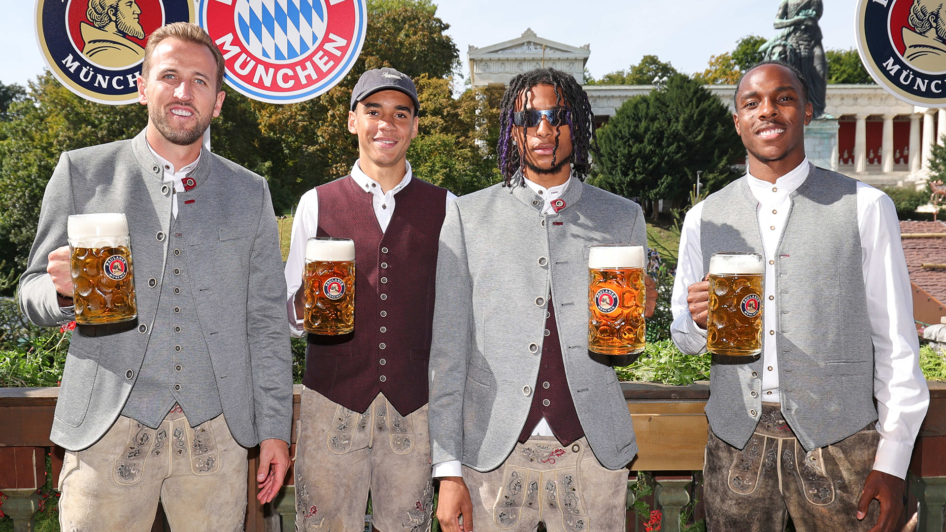 Traditioneller Besuch: Der FC Bayern auf dem Oktoberfest 2024