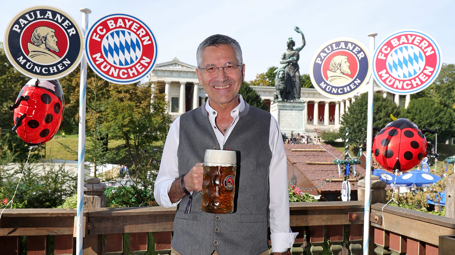 Traditioneller Besuch: Der FC Bayern auf dem Oktoberfest 2024