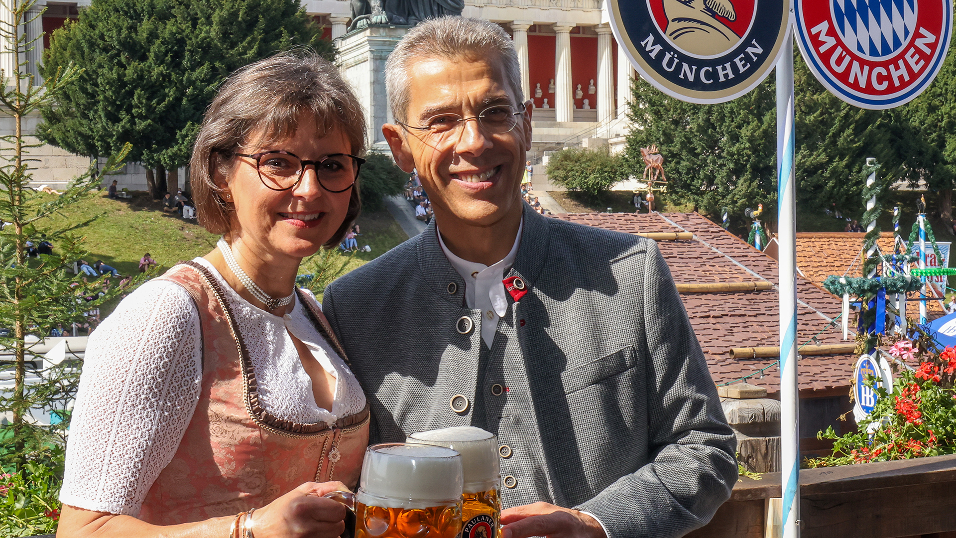 Traditioneller Besuch: Der FC Bayern auf dem Oktoberfest 2024