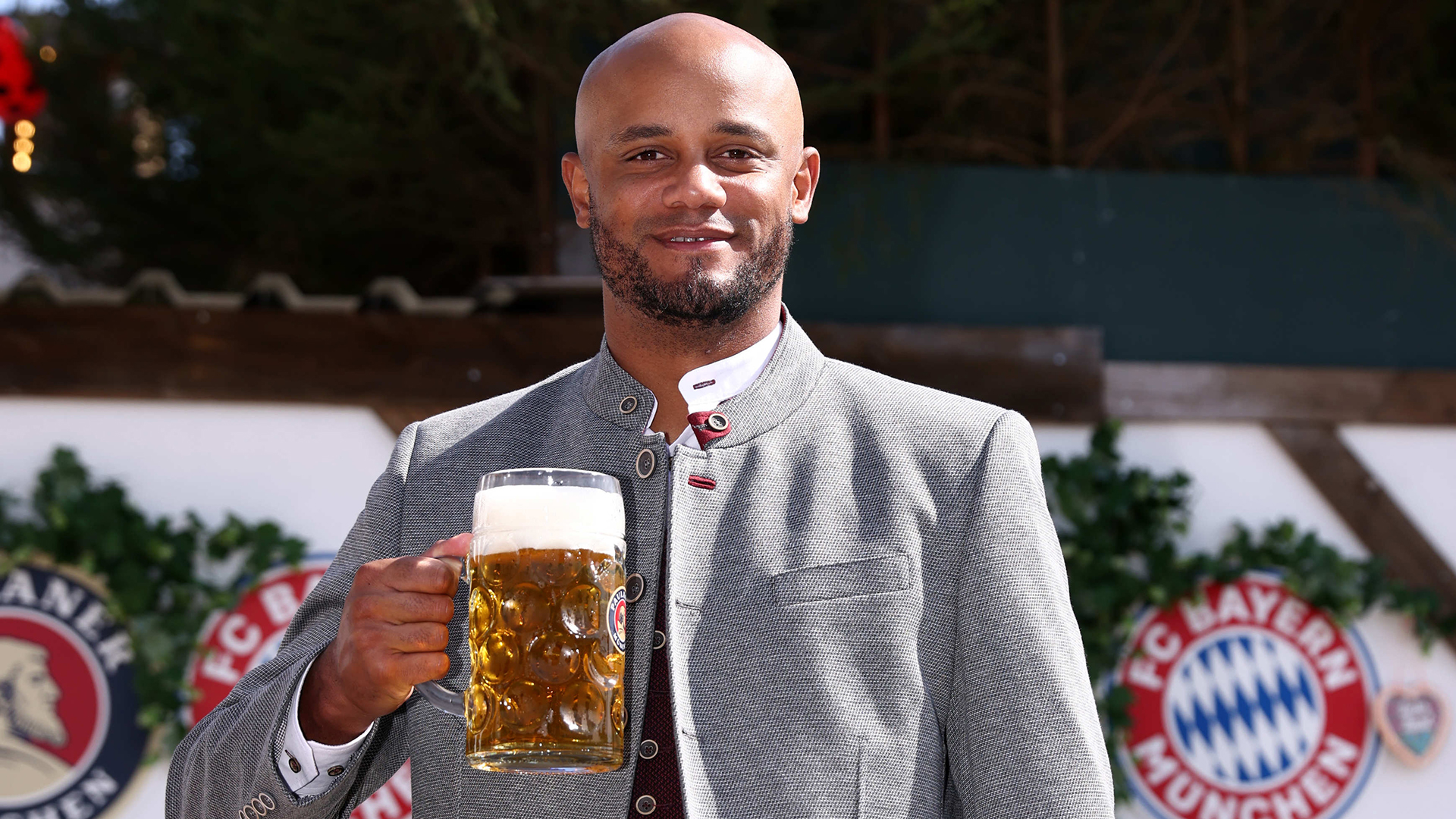 Traditioneller Besuch: Der FC Bayern auf dem Oktoberfest 2024