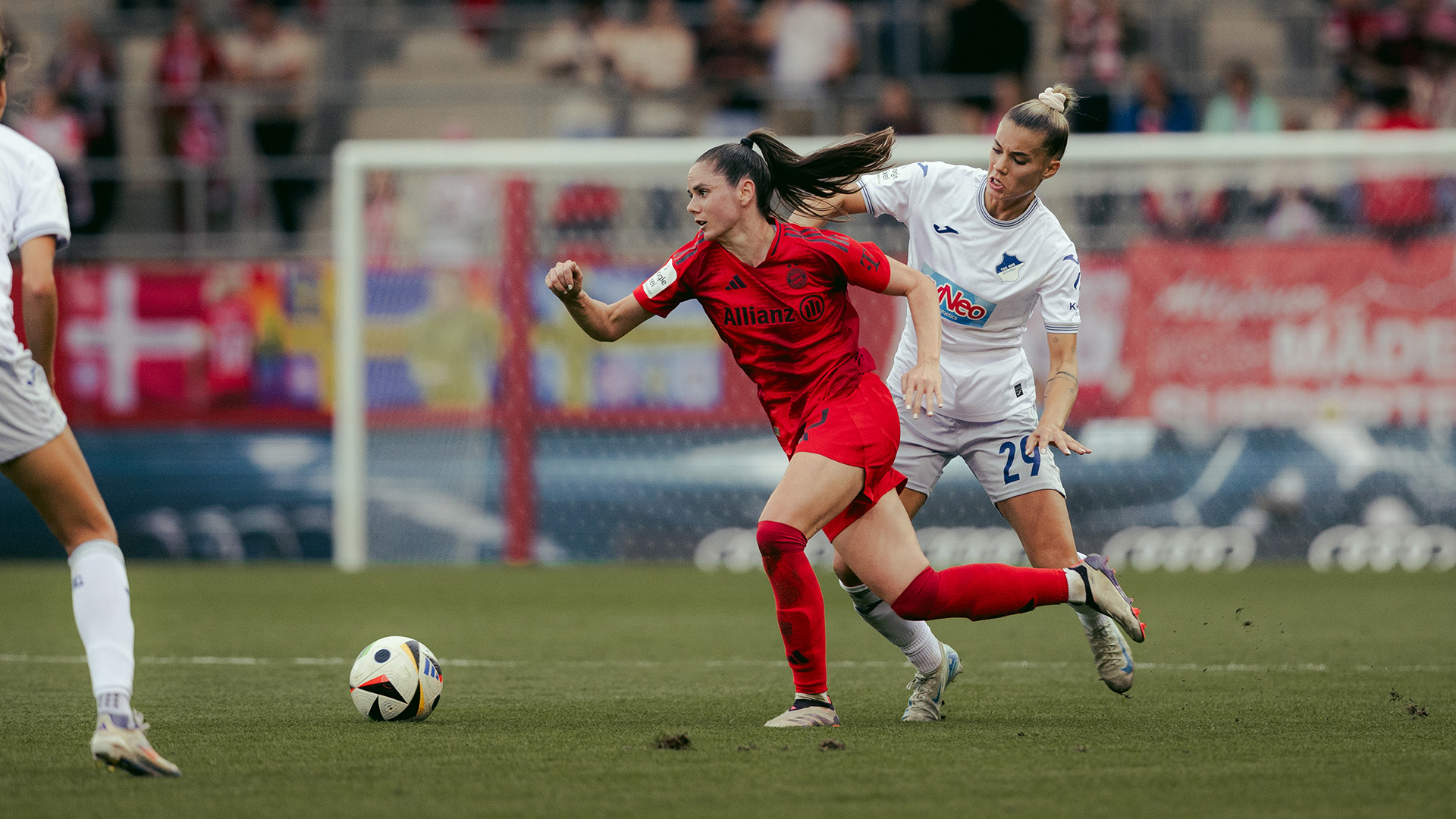 Tuva Hansen played in central defence alongside captain Glódís Perla Viggósdóttir against Hoffenheim.