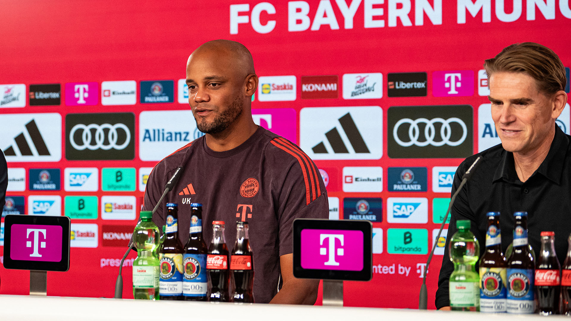 FC Bayern-Trainer Vincent Kompany im Training