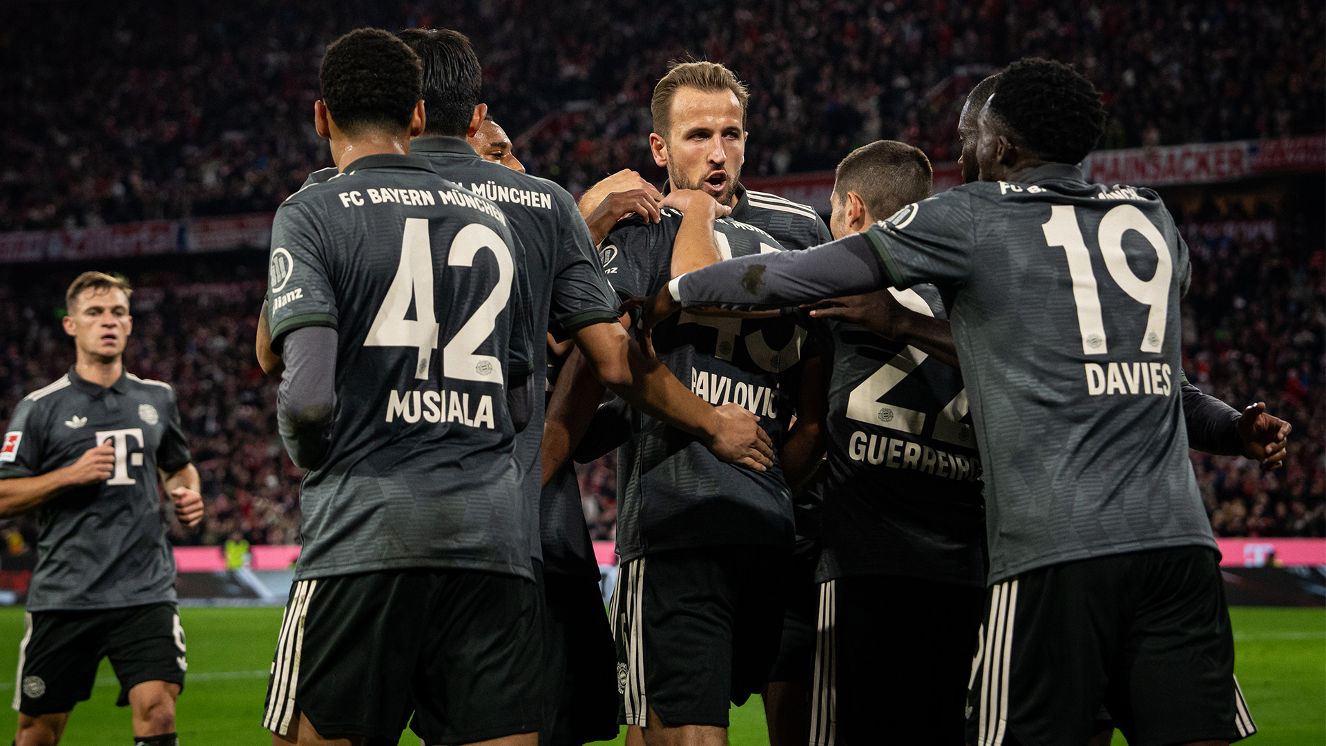 13-fcbayern-leverkusen-240928-mel