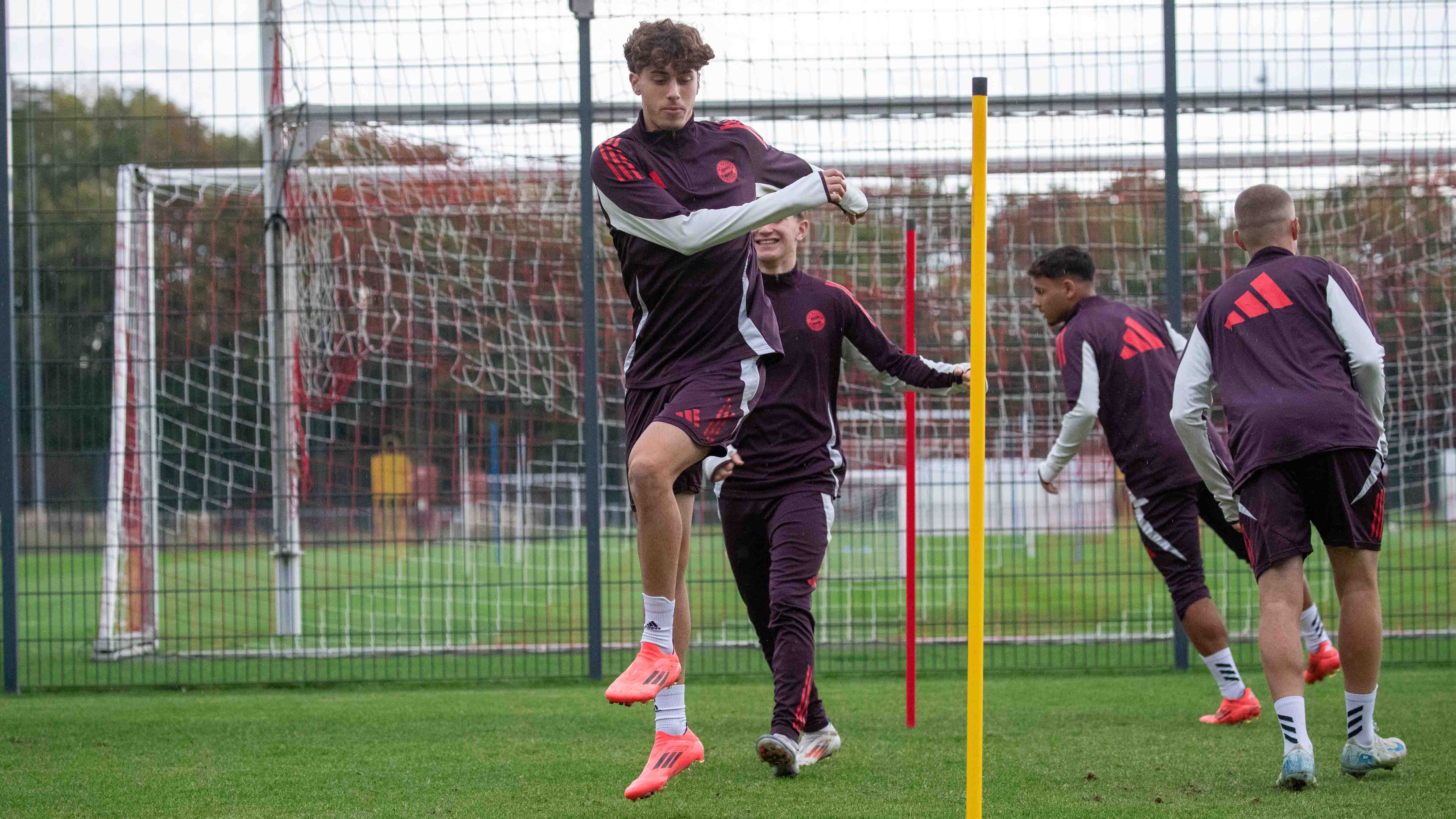 Louis Richter im Training der FC Bayern U19.