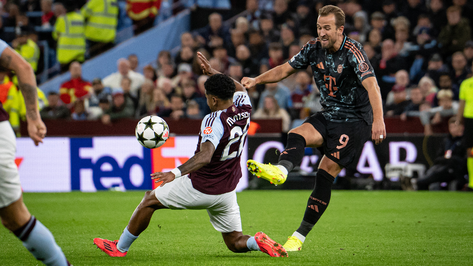 Jugada del partido entre el FC Bayern y el Aston Villa