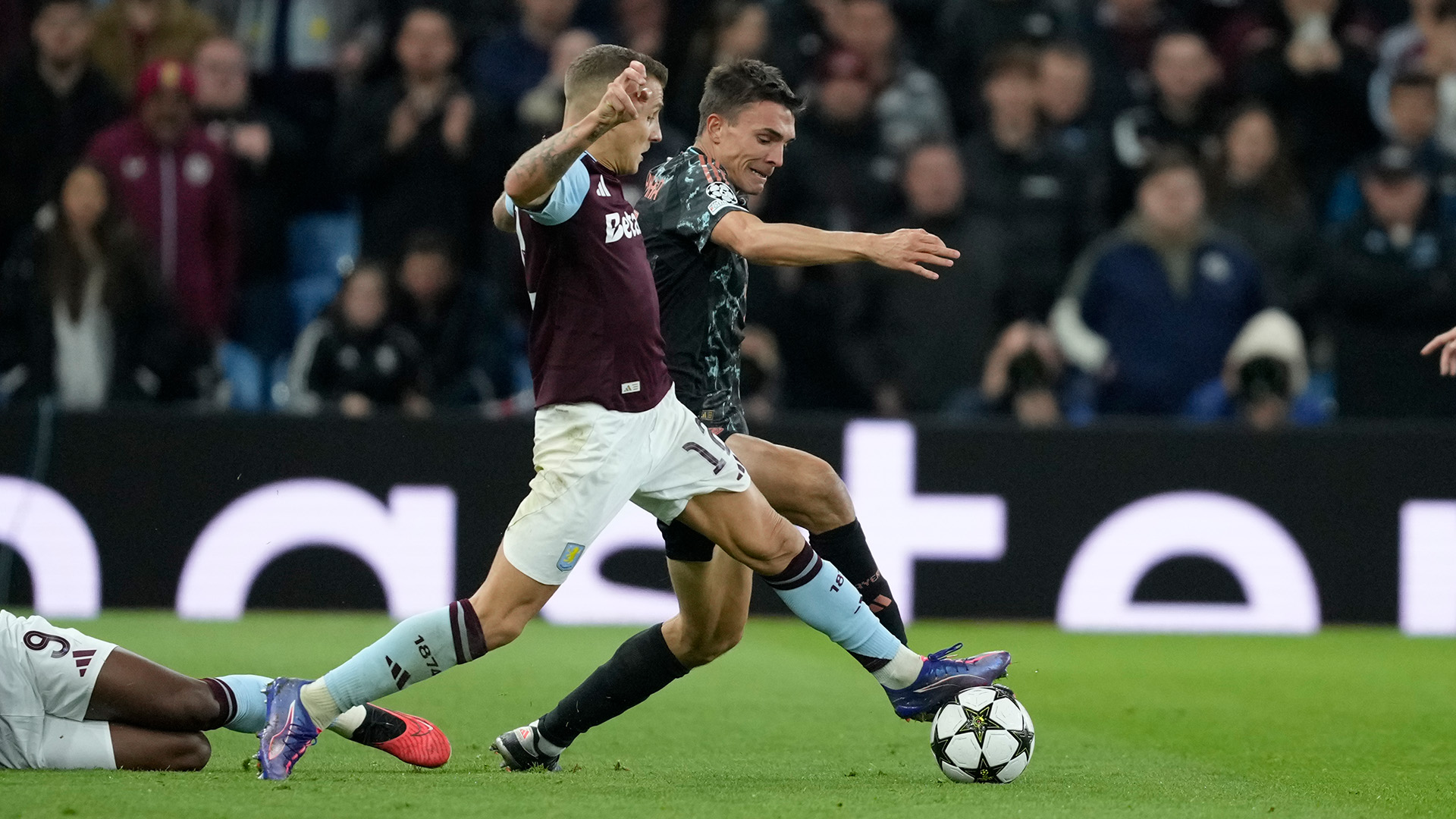 Das Champions League-Spiel zwischen Aston Villa und dem FC Bayern in Bildern