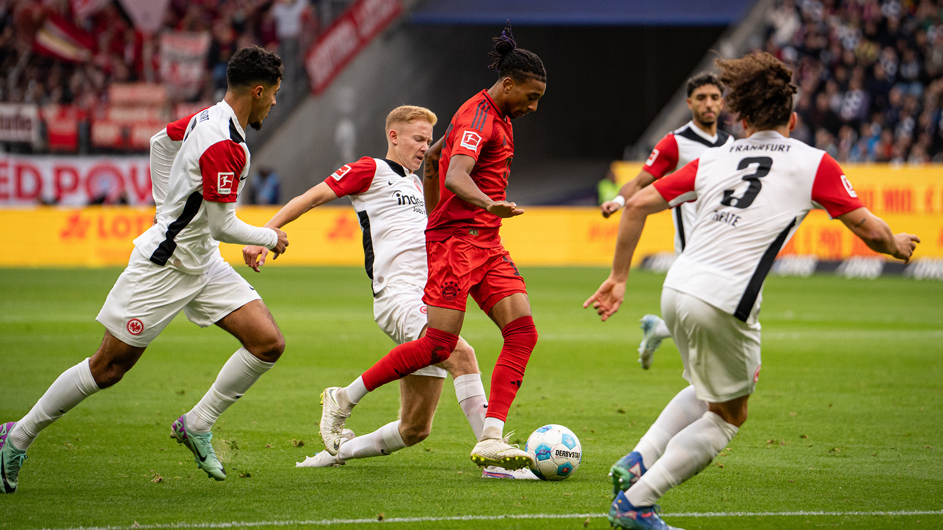 02-eintracht-frankfurt-fc-bayern-241006-don