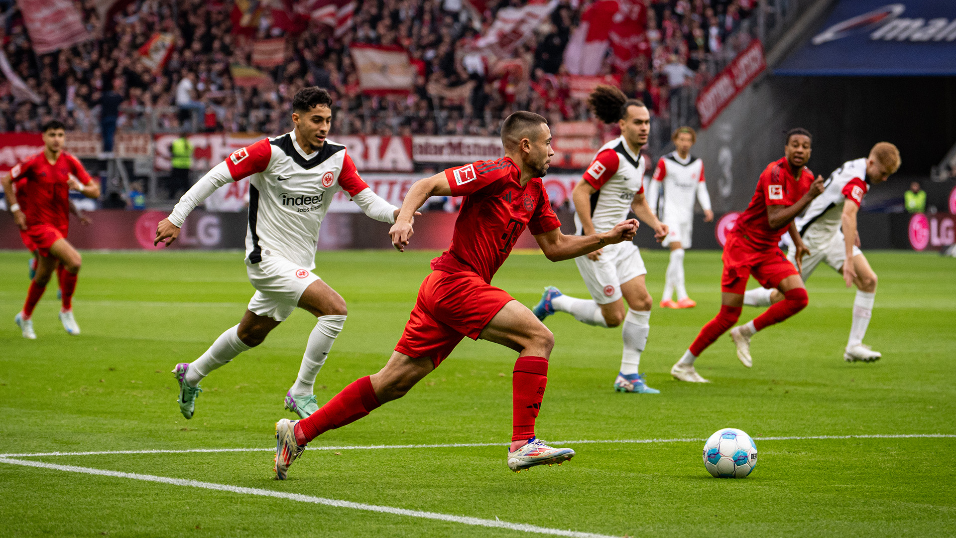 03-eintracht-frankfurt-fc-bayern-241006-don