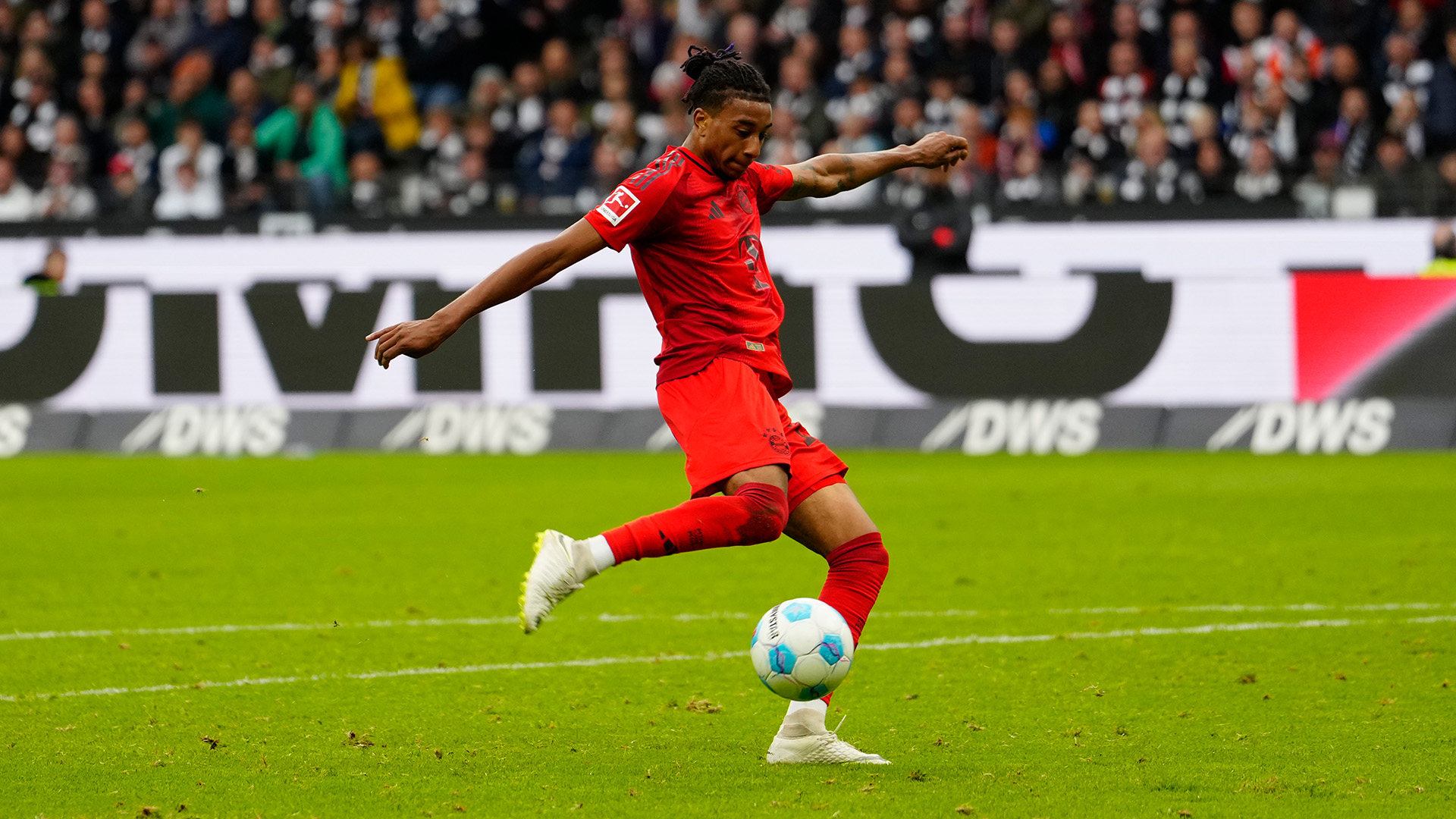 13-eintracht-frankfurt-fc-bayern-241006-don