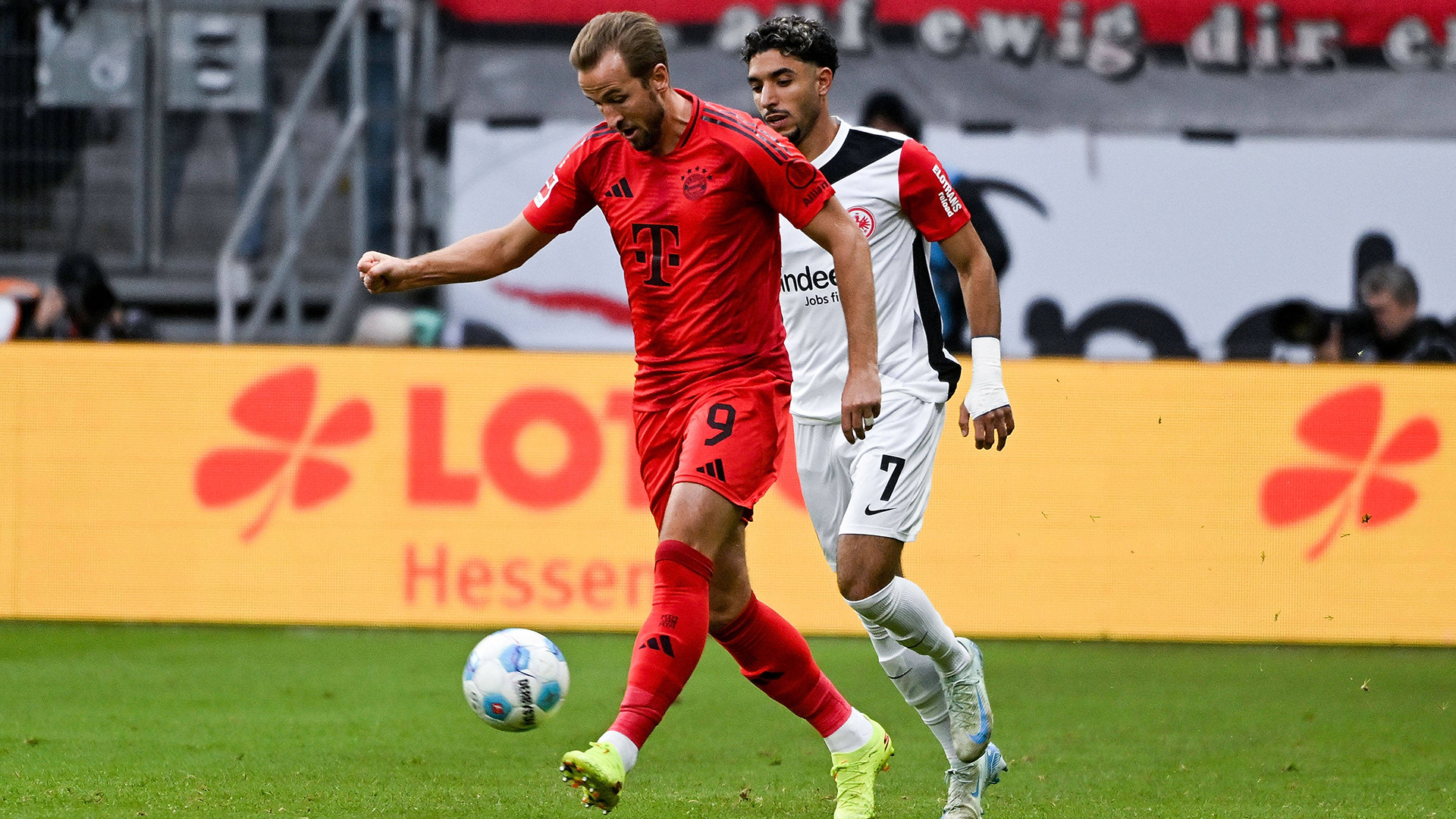 22-eintracht-frankfurt-fc-bayern-241006-don