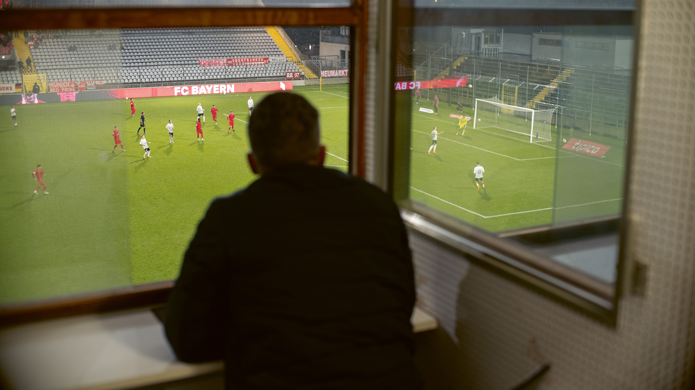 Richard Kitzbichler im Grünwalder Stadion bei einem Spiel der FC Bayern Amateure