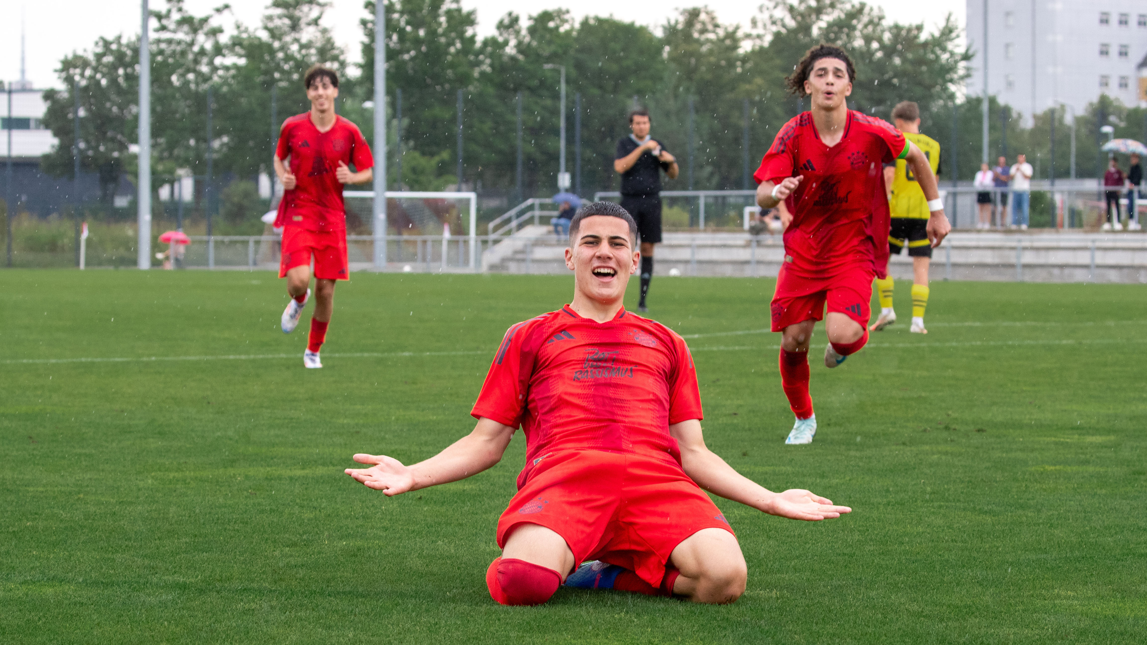 241010-fcbayerntvplus-u19-169