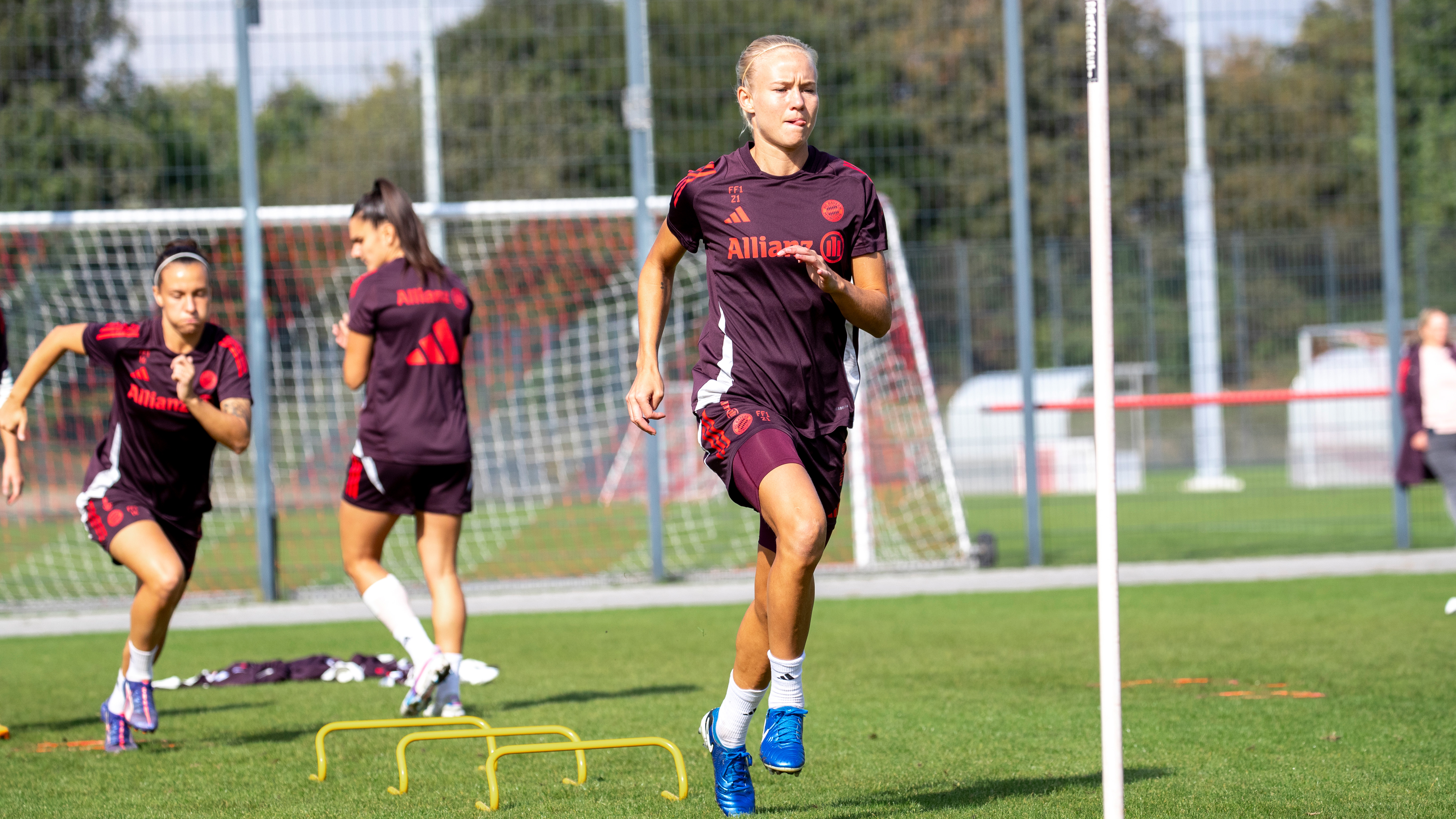 Pernille Harder im Training der FC Bayern Frauen