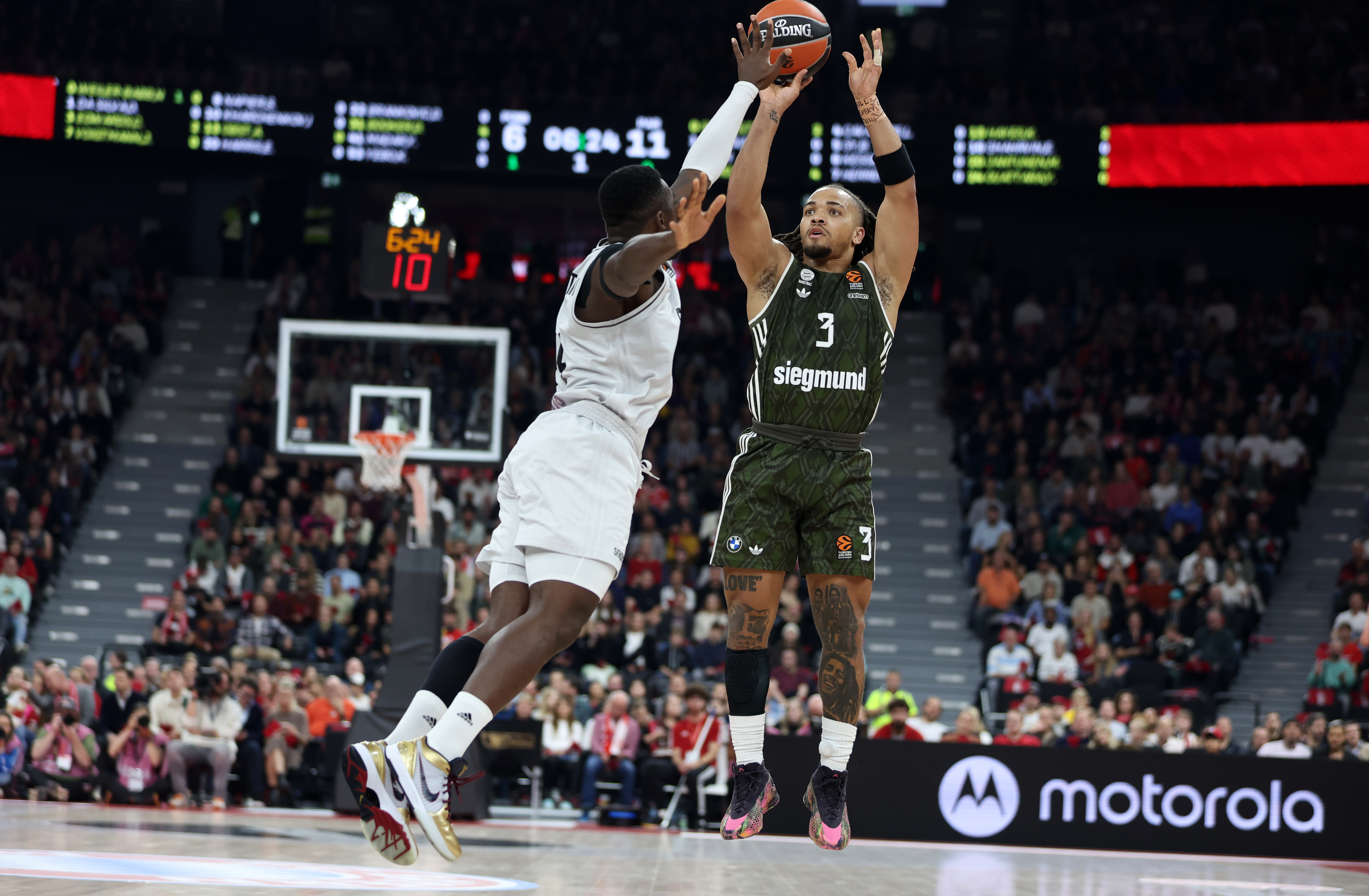 Carsen Edwards war mit 32 Punkten der Topscorer des FC Bayern Basketball gegen Paris