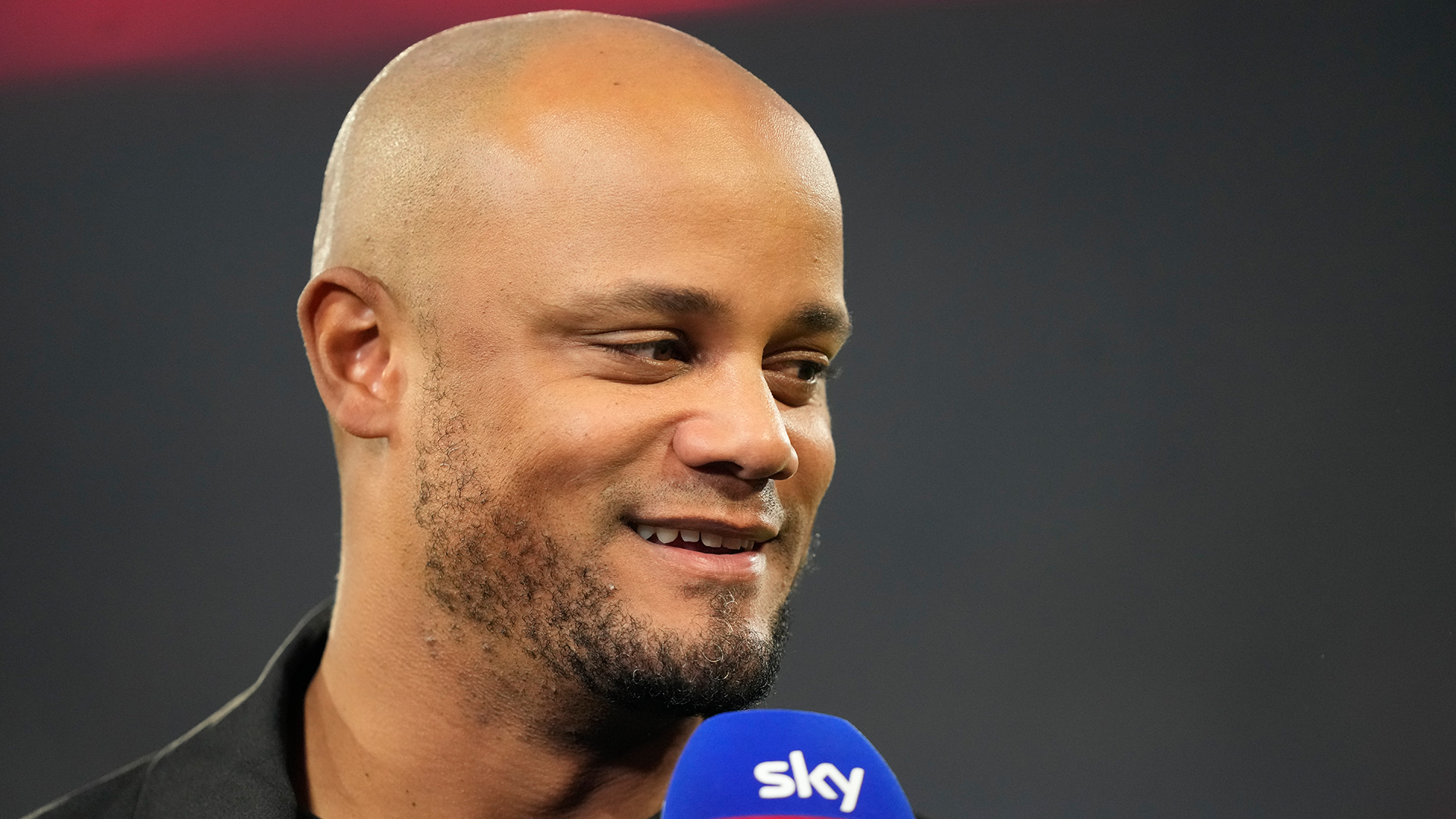 FC Bayern-Trainer Vincent Kompany nach dem Spiel gegen den VfB Stuttgart