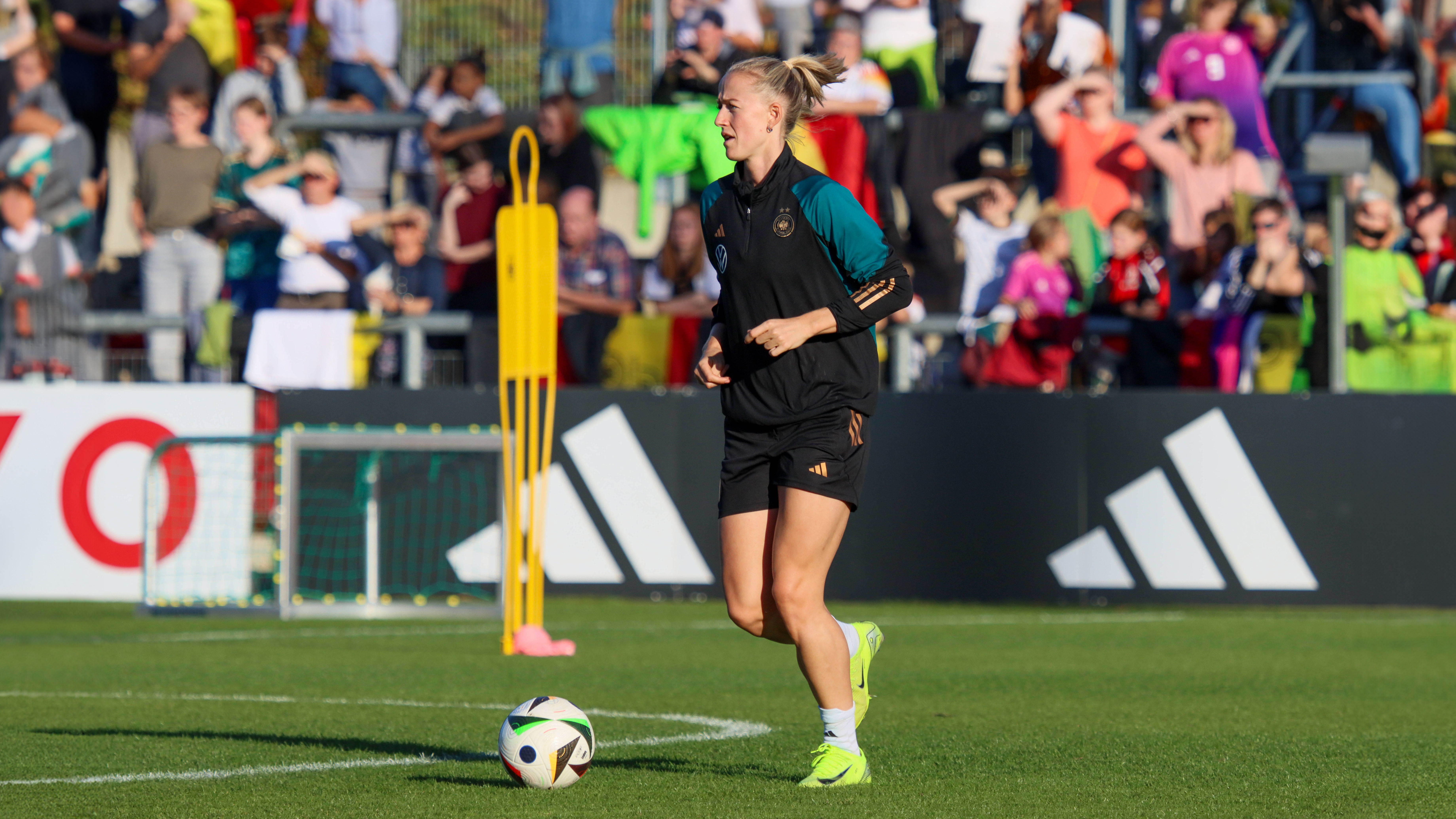 Lea Schüller im Training bei der deutschen Nationalmannschaft