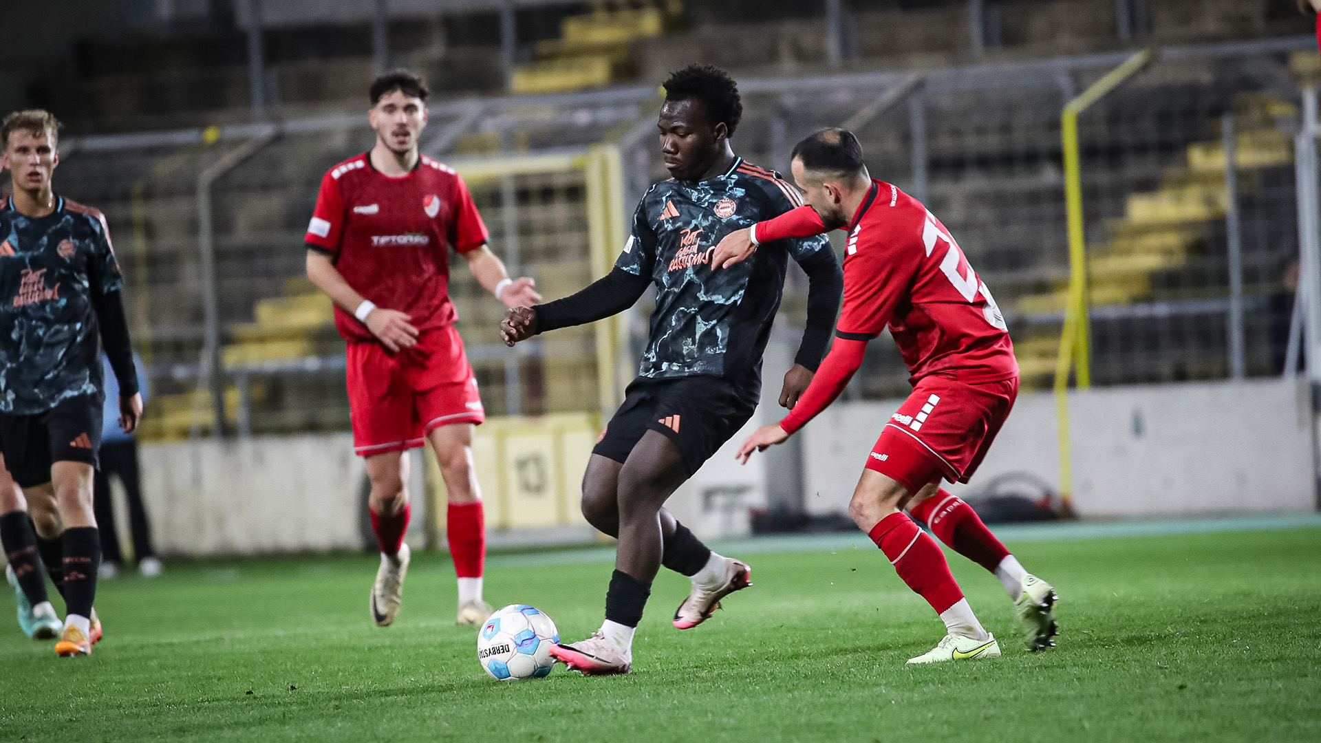 Nestory Irankunda, im Spiel Türkgücü München gegen die FC Bayern Amateure