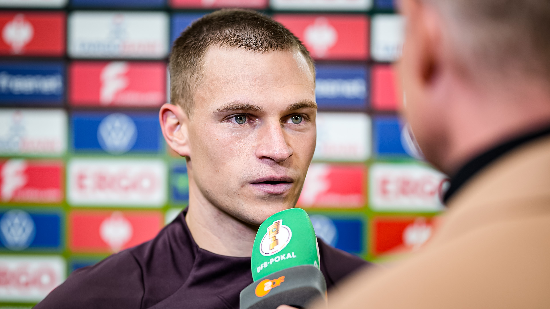 Joshua Kimmich en una entrevista tras el partido de Copa del FC Bayern contra el 1 FSV Mainz 05