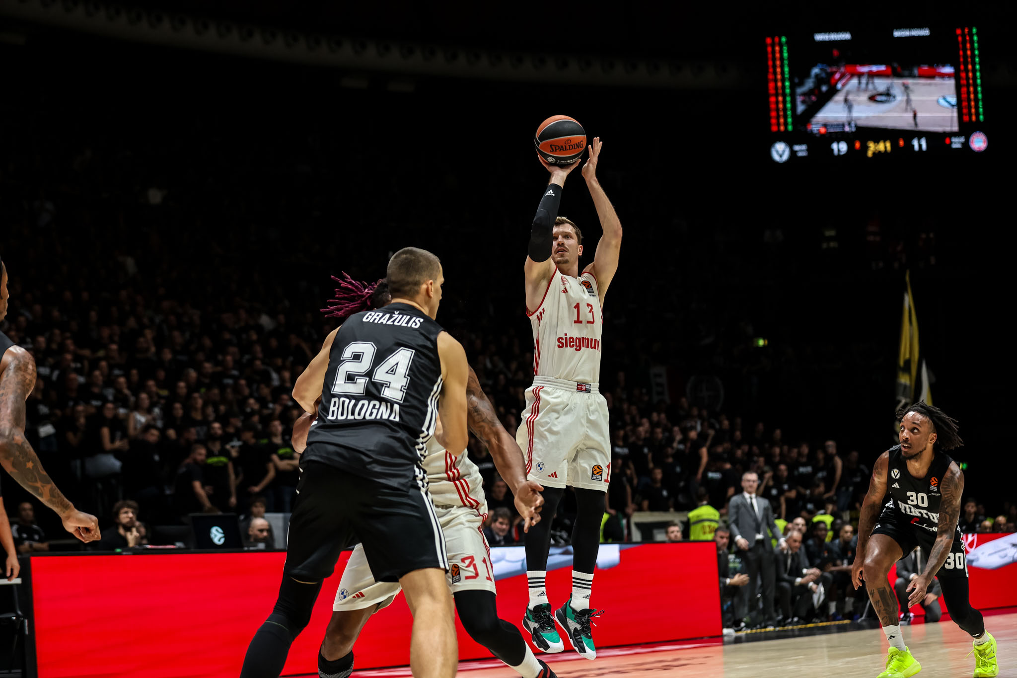 Andreas Obst und die Bayern wollen den nächsten Auswärtssieg in der EuroLeague (Foto: Stickel)