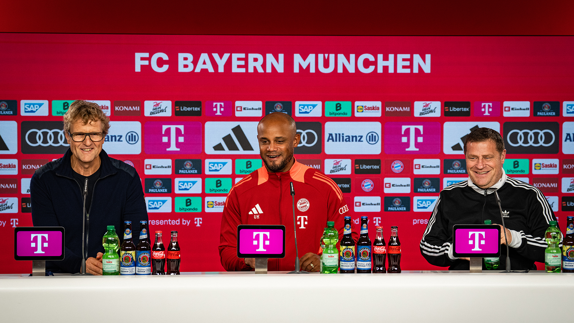 Vincent Kompany spricht im Pressetalk des FC Bayern.