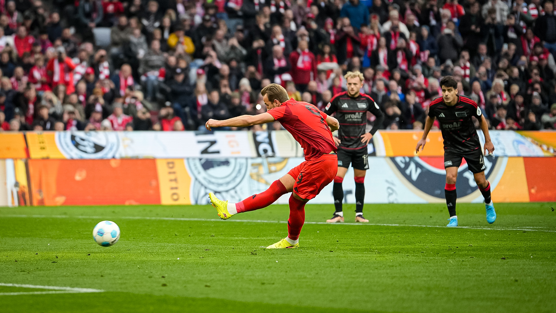 Spielszene aus dem Bundesliga-Duell FC Bayern gegen 1. FC Union Berlin