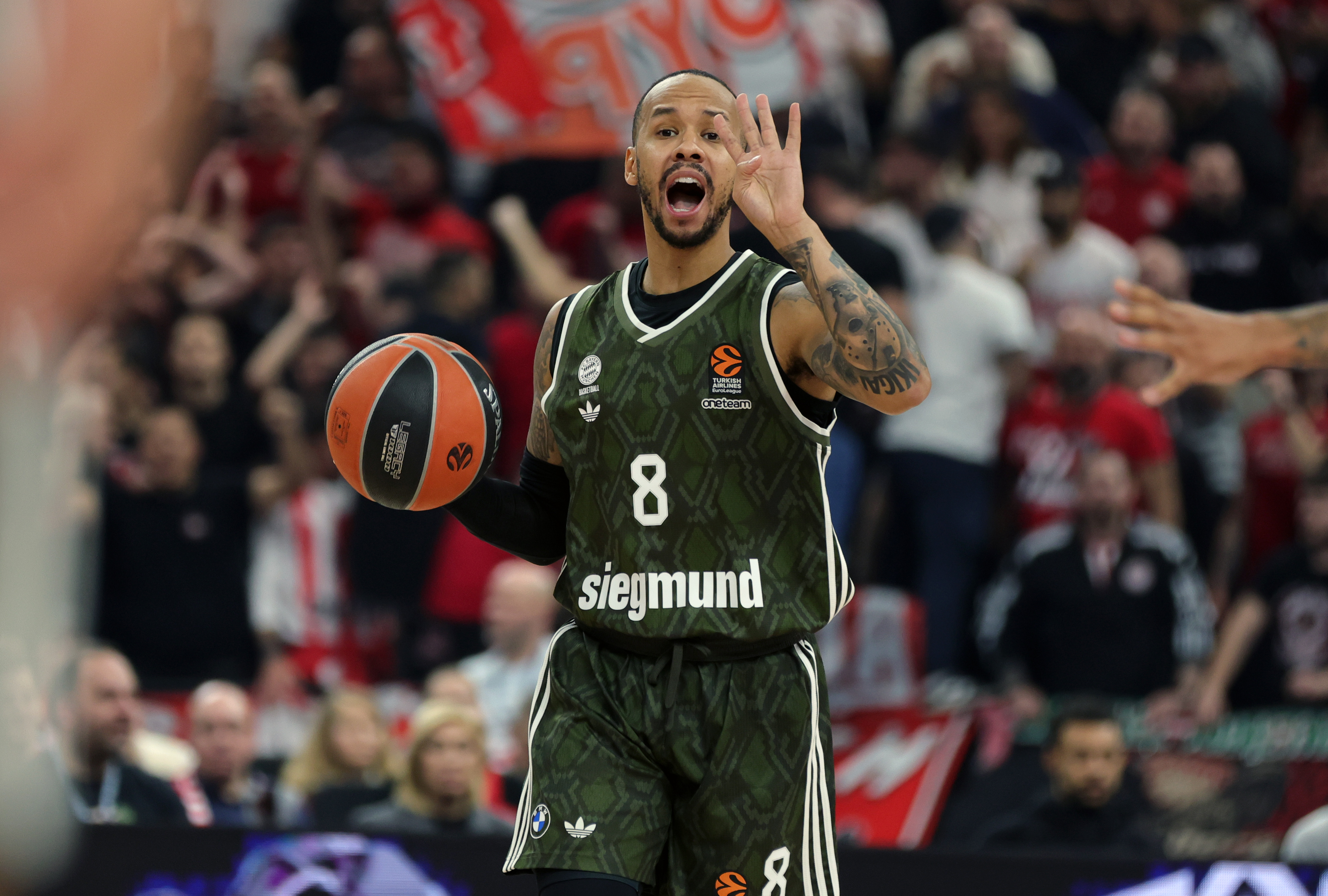 Shabazz Napier und die Bayern peilen den vierten Heimsieg im SAP Garden an.