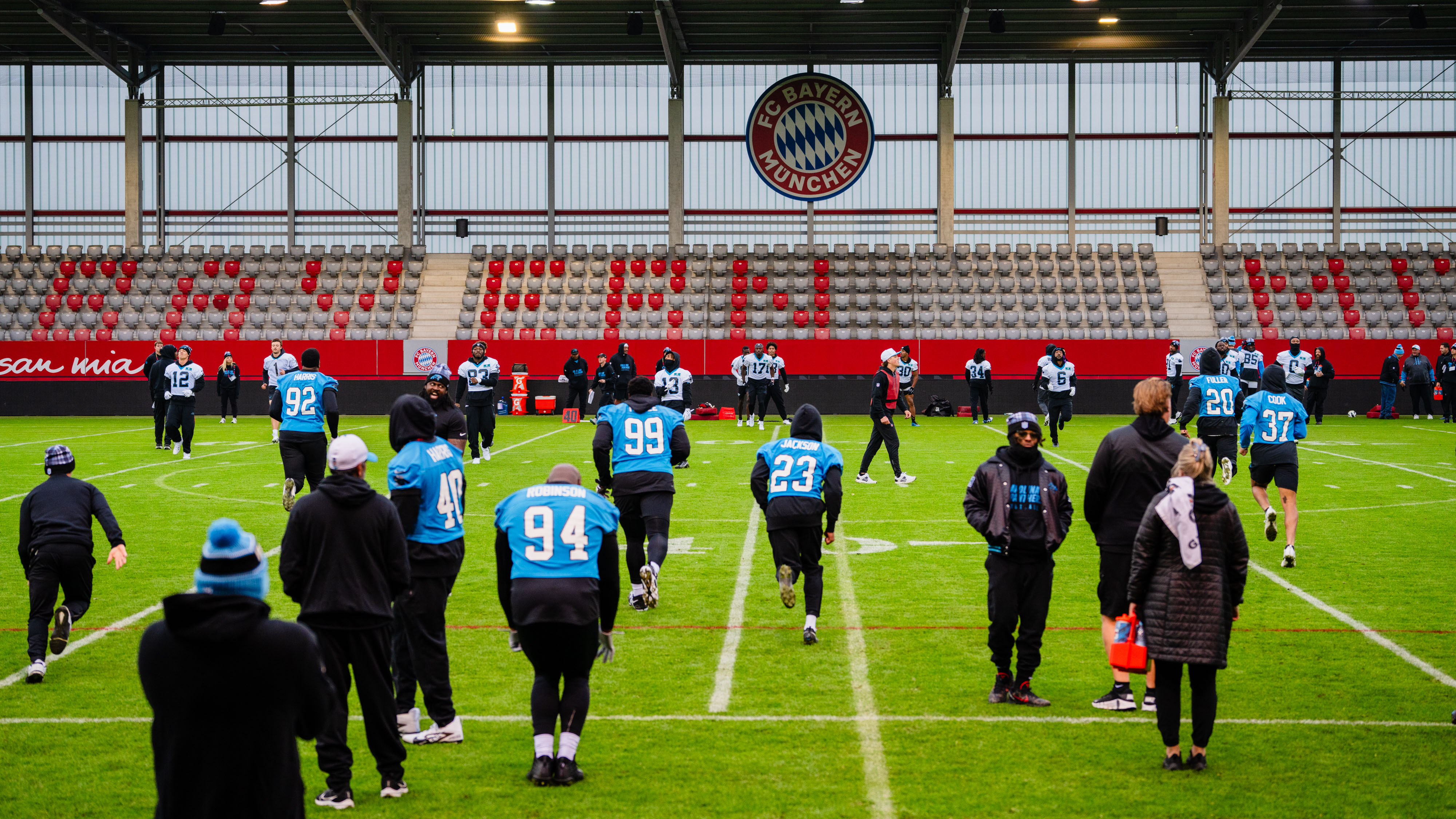 Die Carolina Panthers am FC Bayern Campus