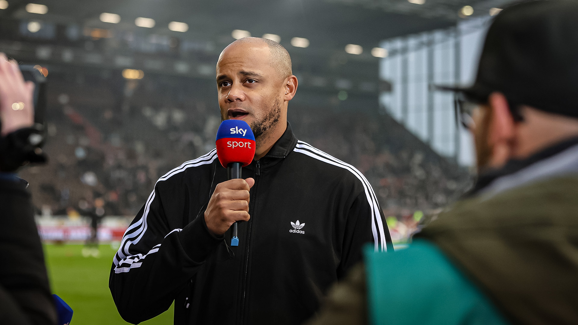 Vincent Kompany tras el partido del FC Bayern en el campo del FC St. Pauli