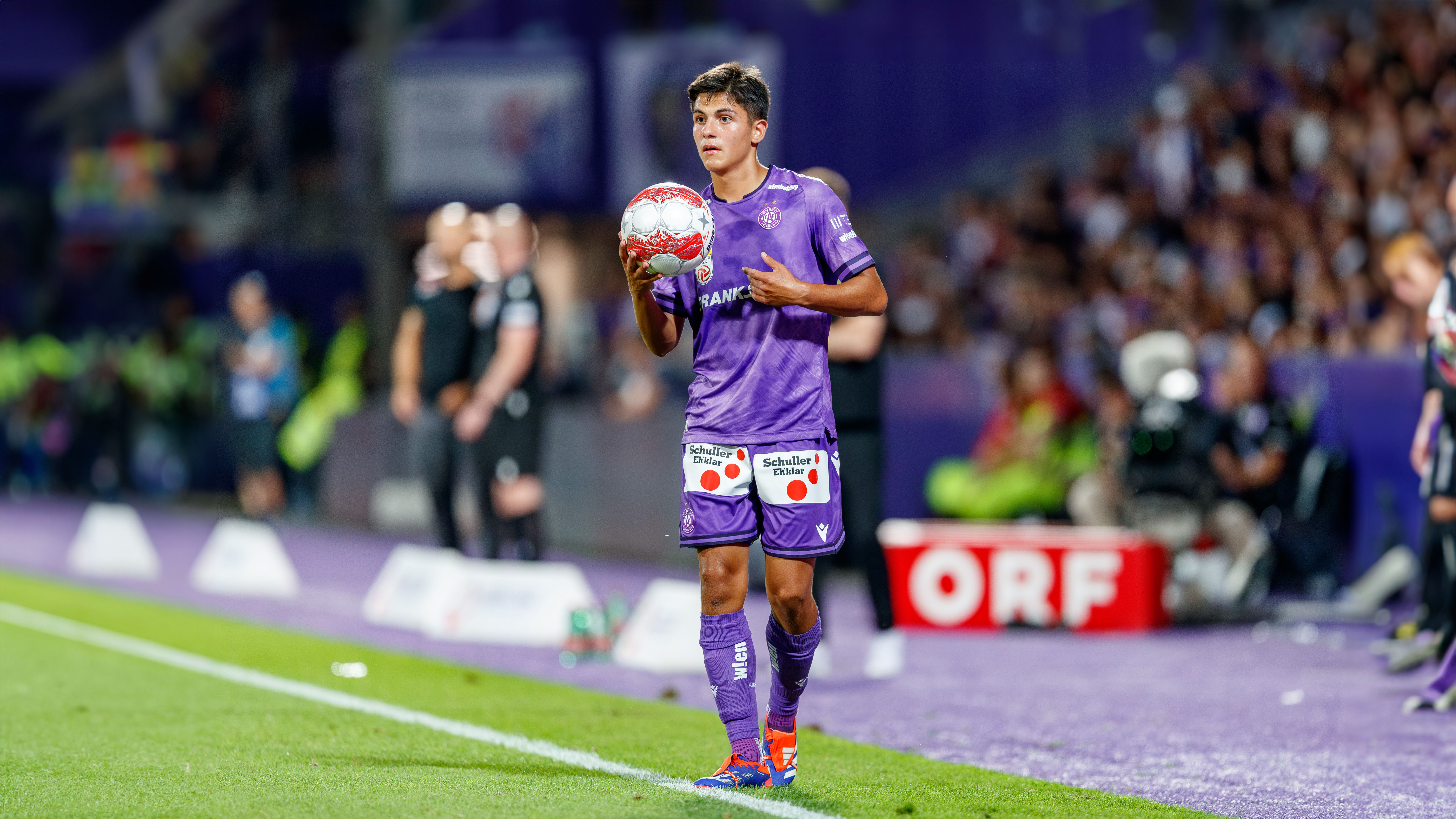 Matteo Pérez Vinlöf im Einsatz für Austria Wien.