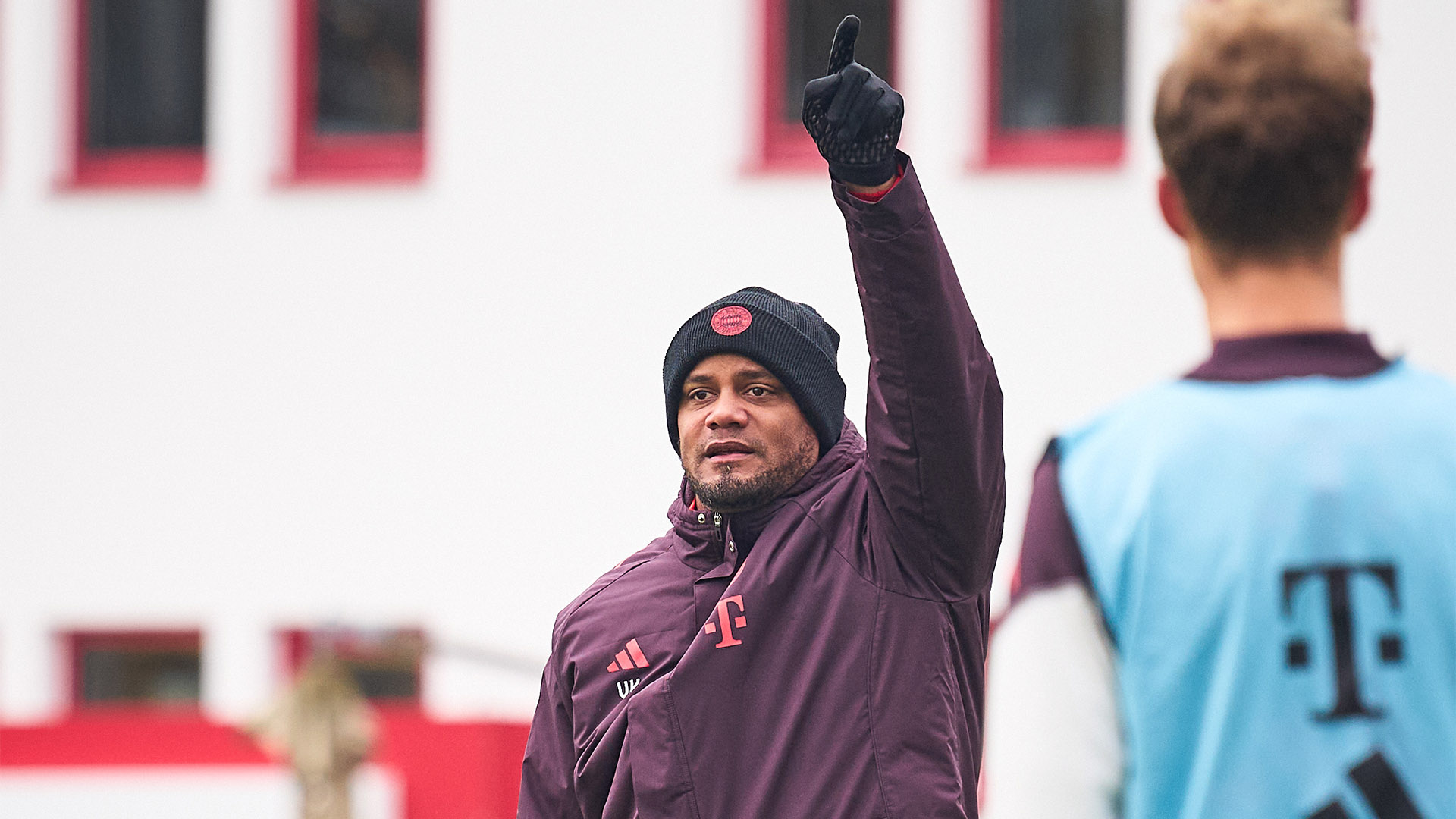 06-training-fcbayern-241118_mel