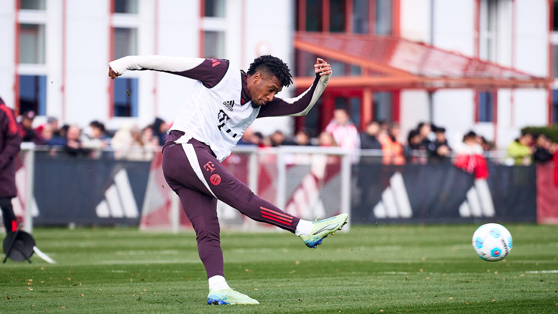 07-oeffentliches-training-fcbayern-241119_mel