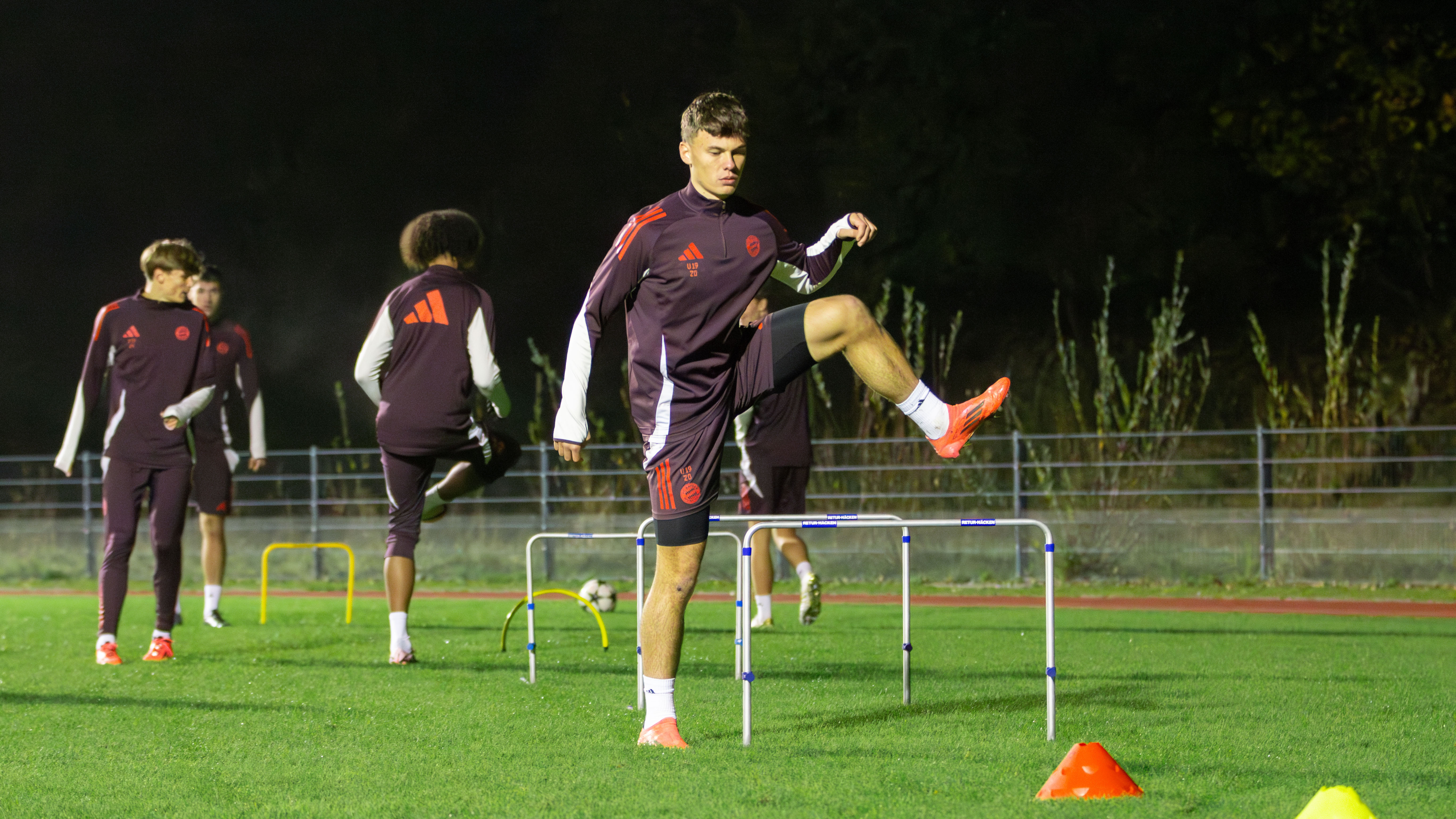 Training der FC Bayern U19 vor dem Heimspiel gegen den SSV Jahn Regensburg.