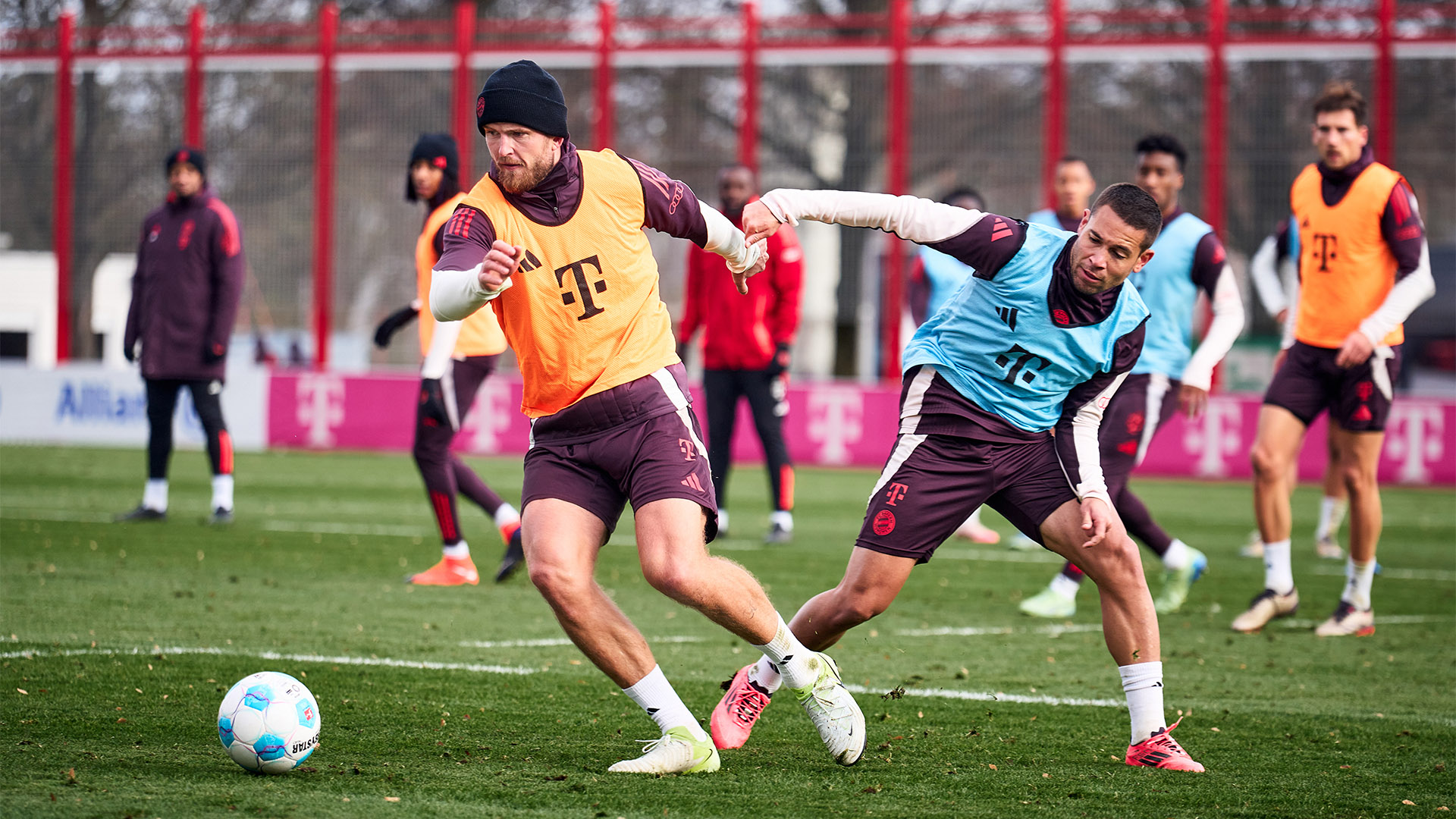 08-oeffentliches-training-fcbayern-241119_mel